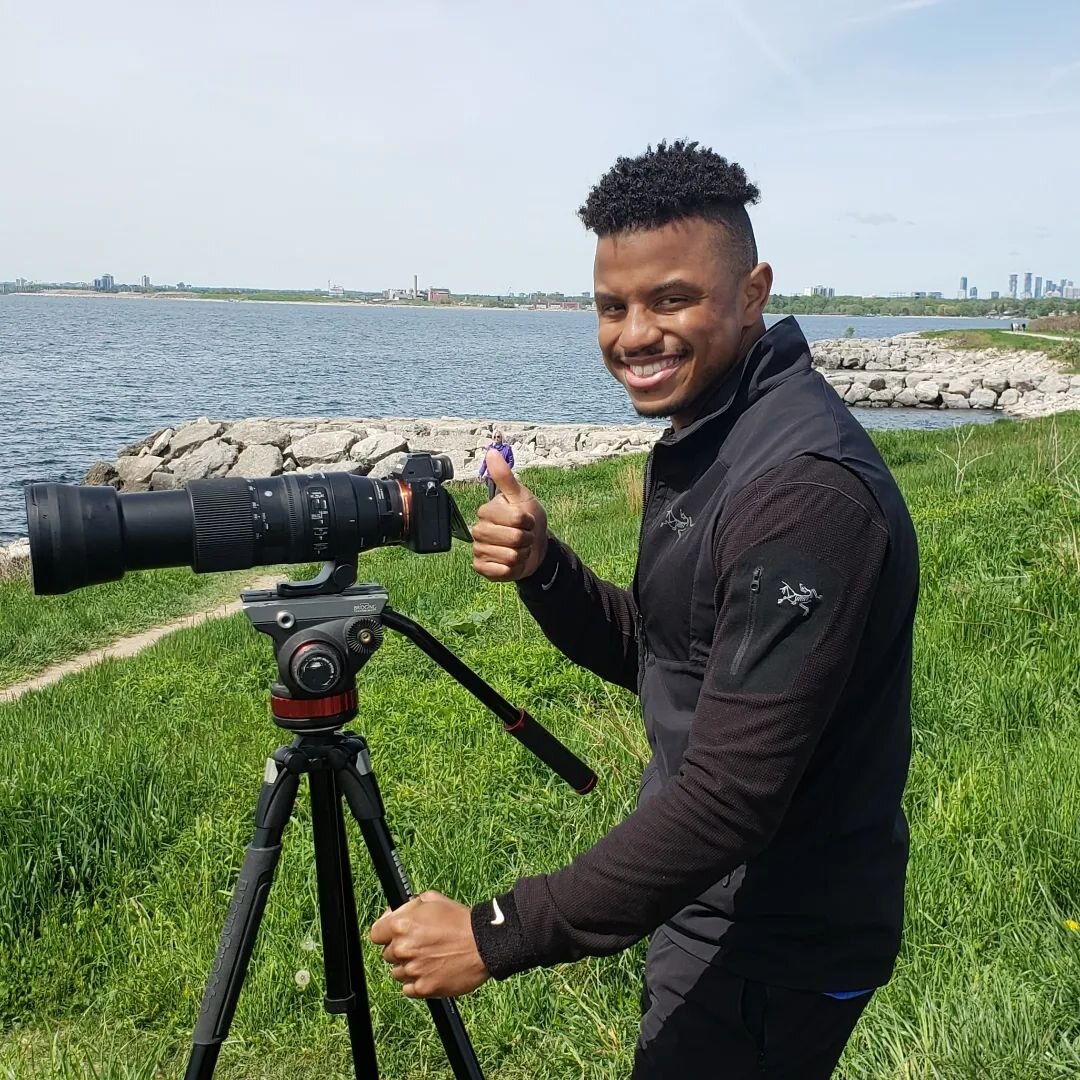 The spring bird migration 
is in full swing where millions of birds pass through #toronto !🐦

I was out yesterday trying to capture footage of some of the migrants.

I was in great company with many passionate bird watchers who have been patiently w