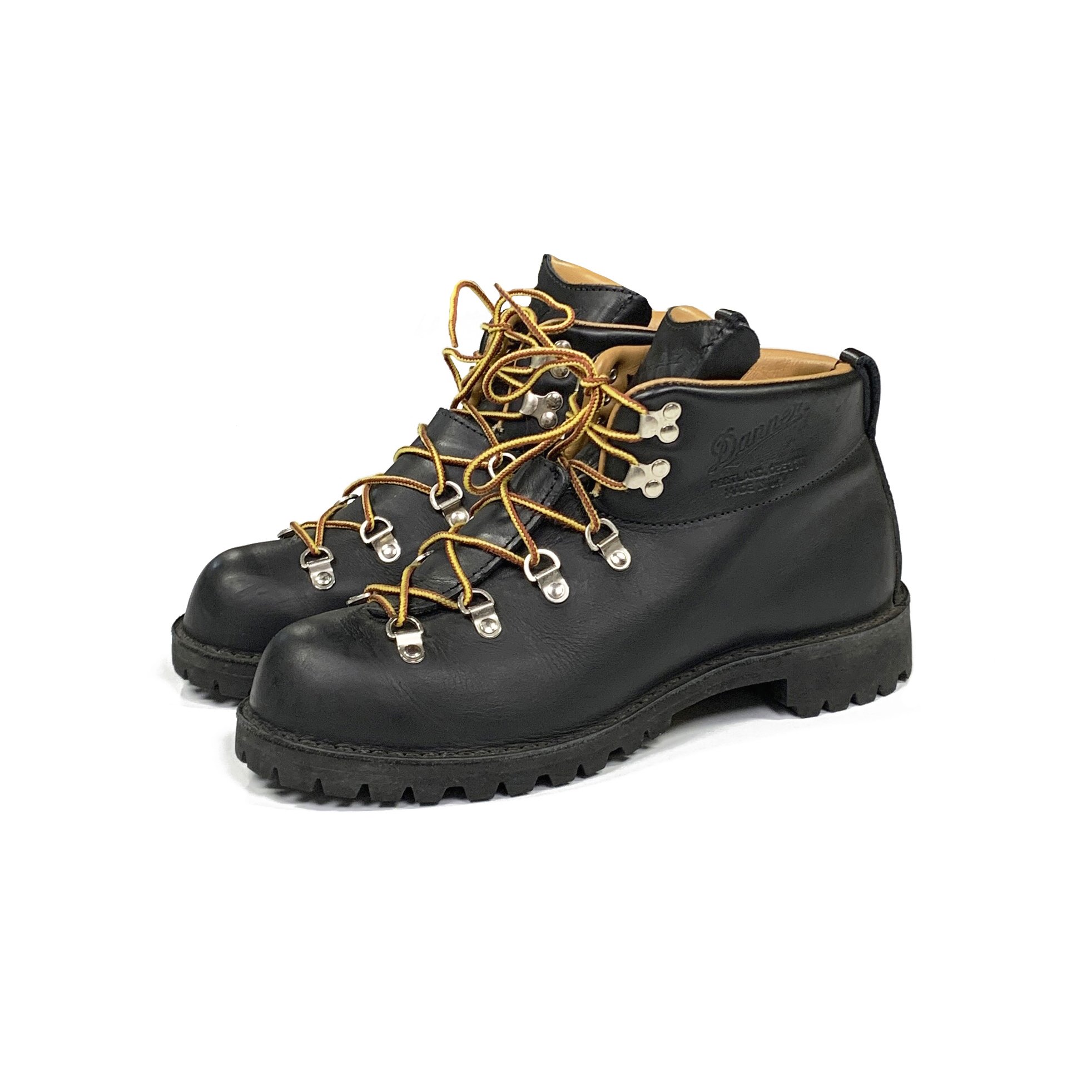 JW_05_Danner_MtTrail_Blk.jpg