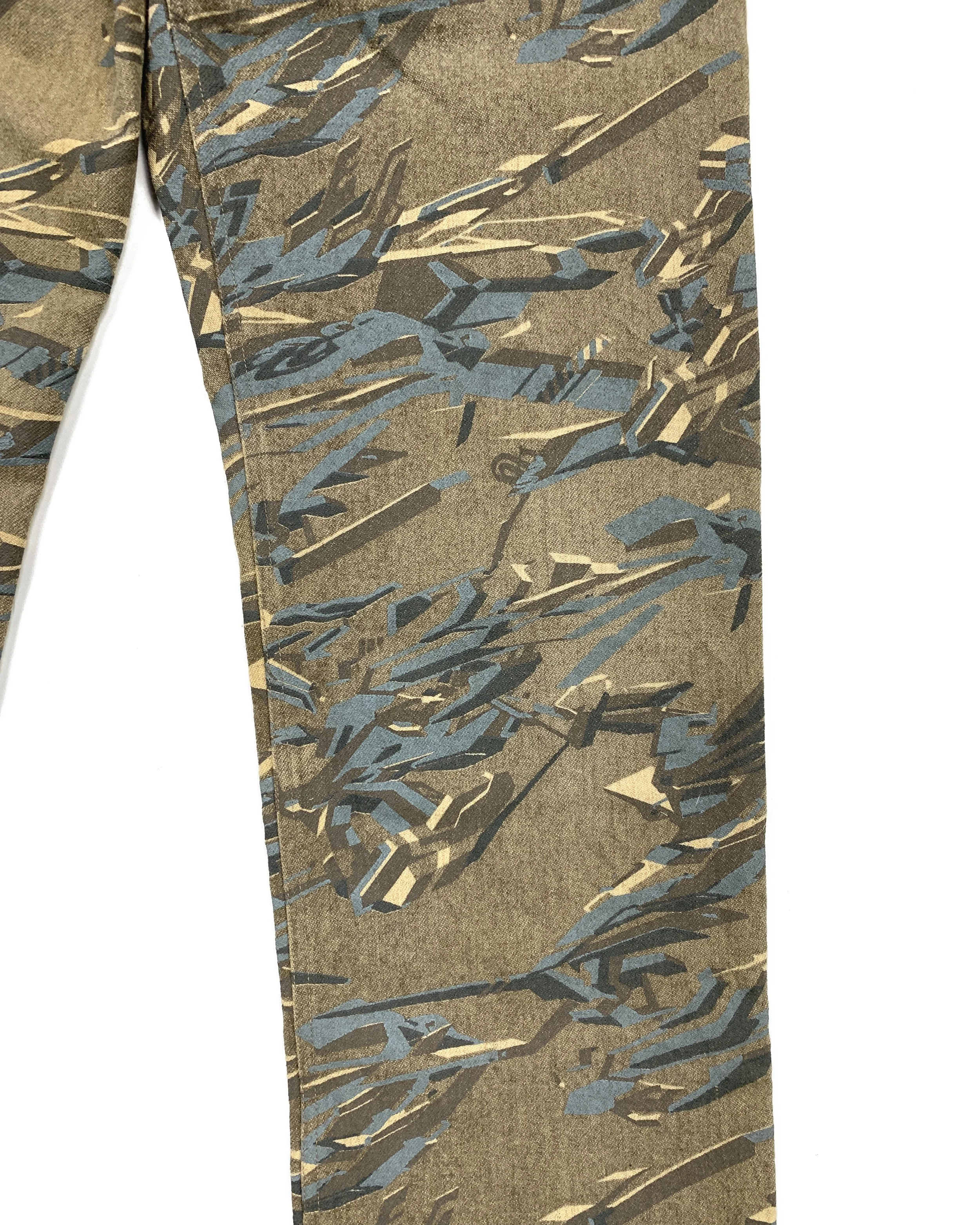 Beauty Beast Cospa Digi Camo W Jeans5.JPG