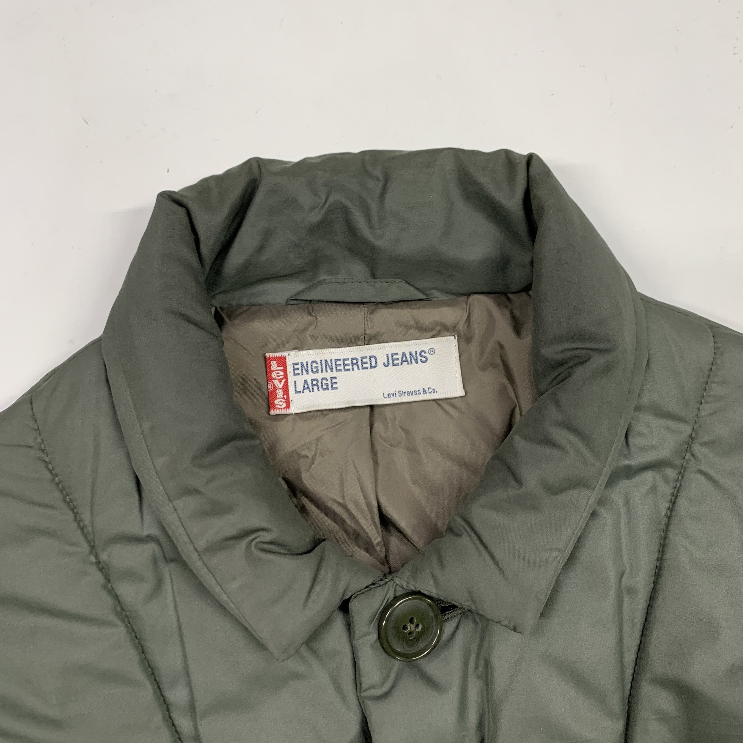 Levis ENG Chore Bmbr Jkt5.jpg