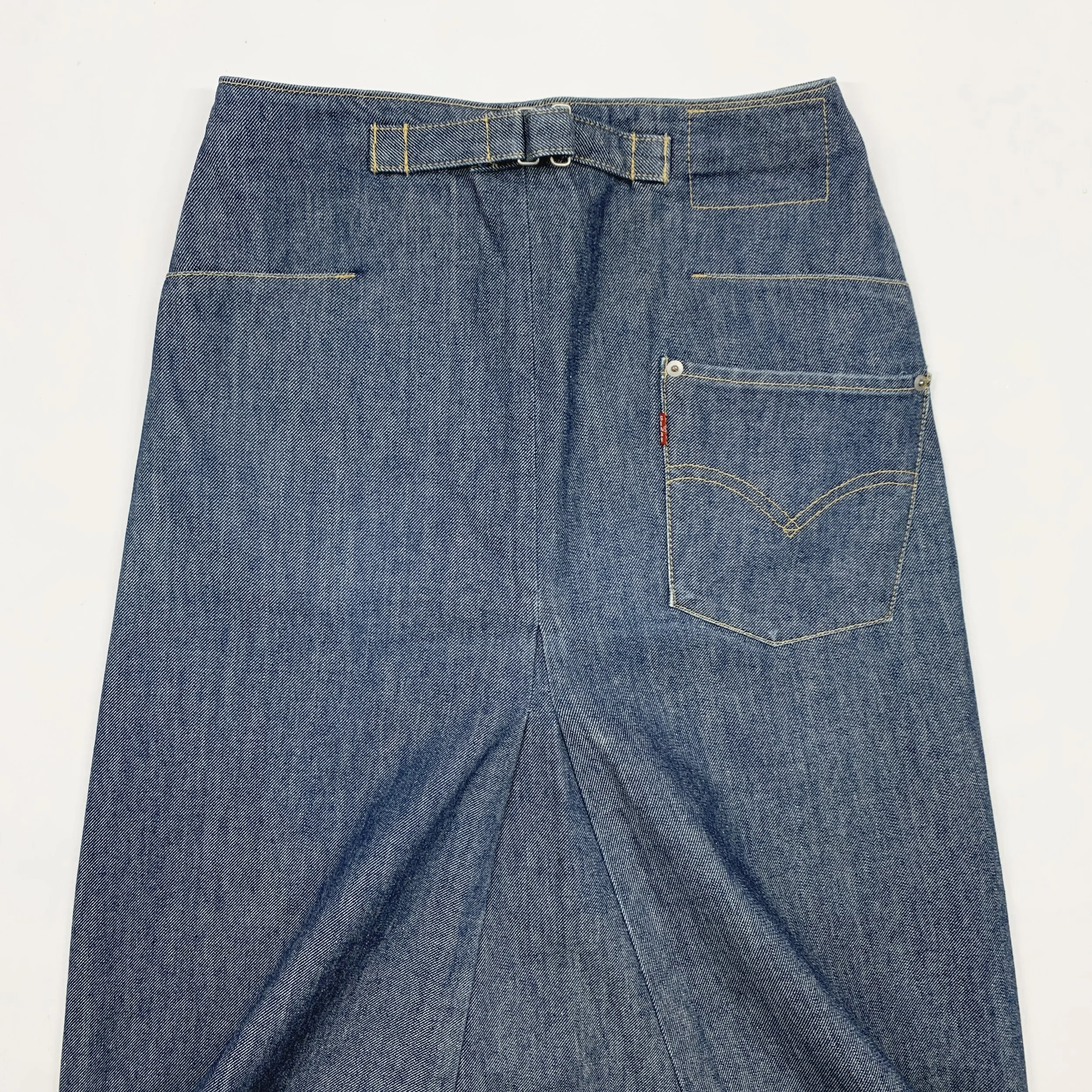 Levis ENG Skirt 2 5.jpg