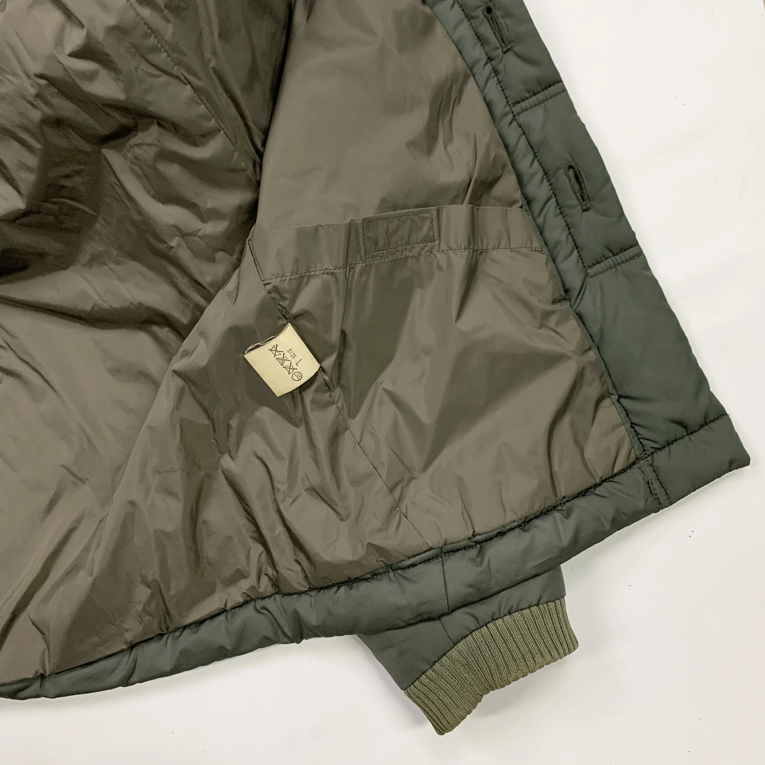 Levis ENG Chore Bmbr Jkt6.jpg