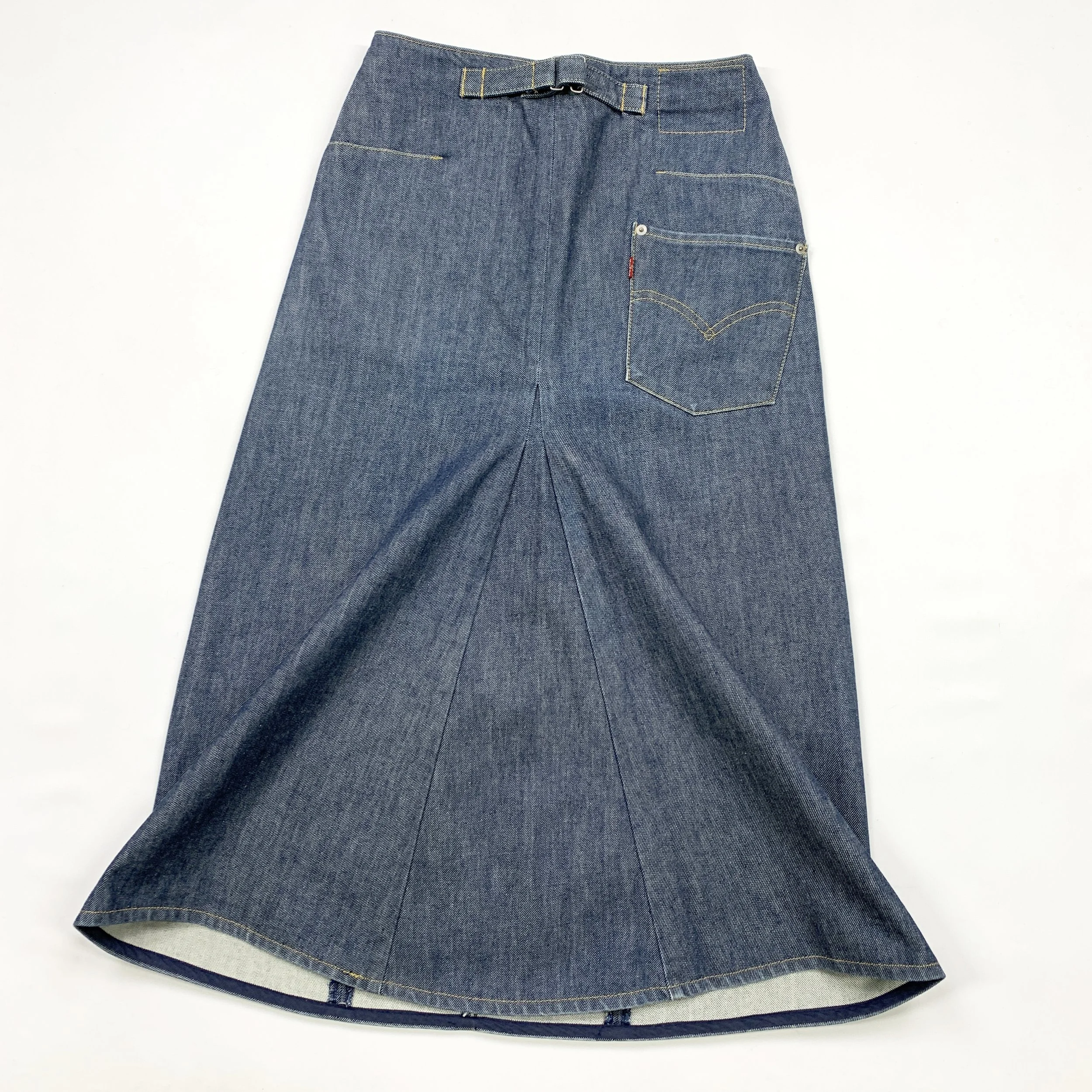 Levis ENG Skirt 2 3.jpg