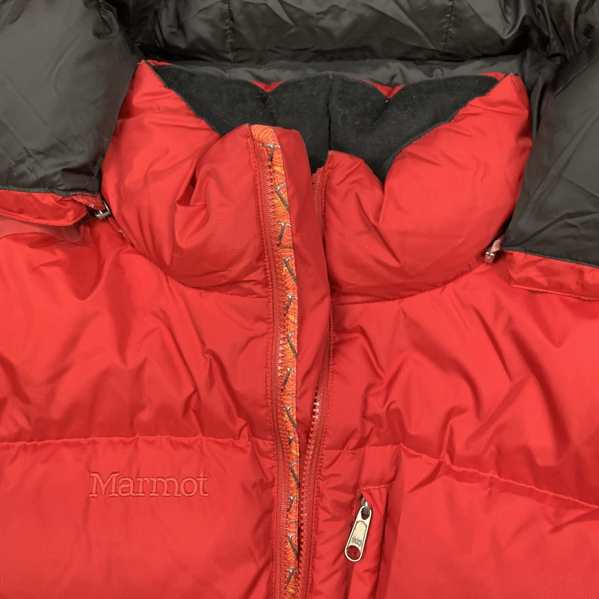 Marmot Down Jkt Red9.jpg