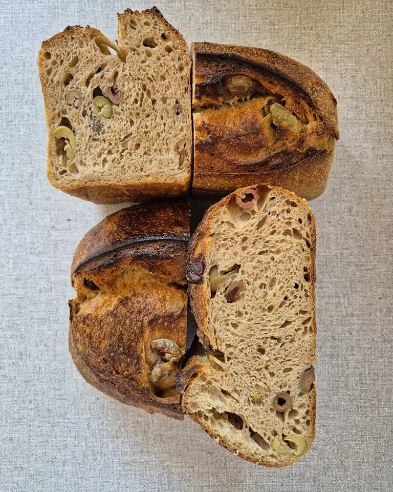 𝗢 𝗟 𝗜 𝗩 𝗘  𝗦 𝗢 𝗨 𝗥 𝗗 𝗢 𝗨 𝗚 𝗛

The special loaf for September. Very limited numbers are available this month, so get your order in quick!

Loaded with a mix of five types of olives from Toolunka Creek, Wallace, Kalamata, Tuscan, Picholin