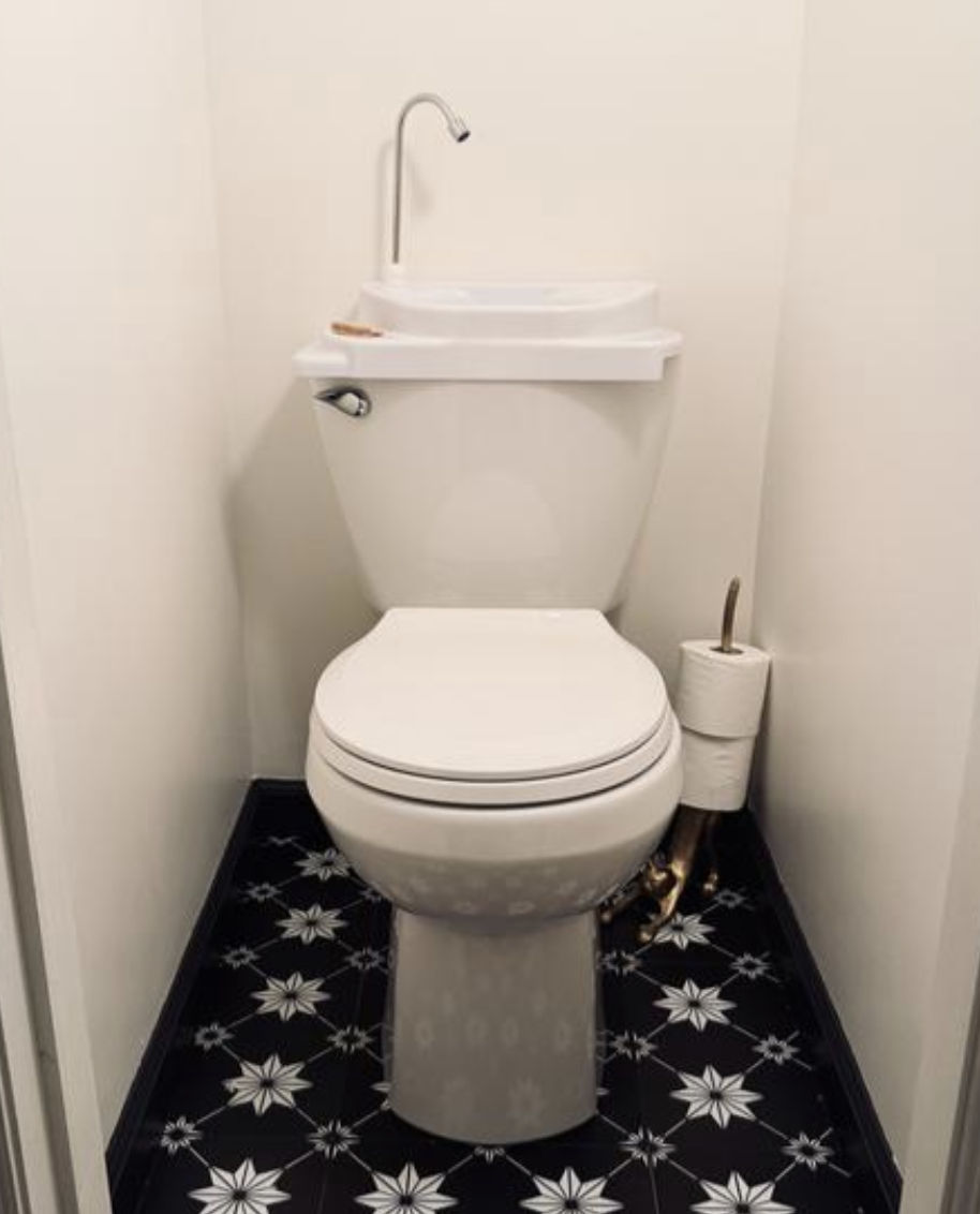 Sink Positive in confined space