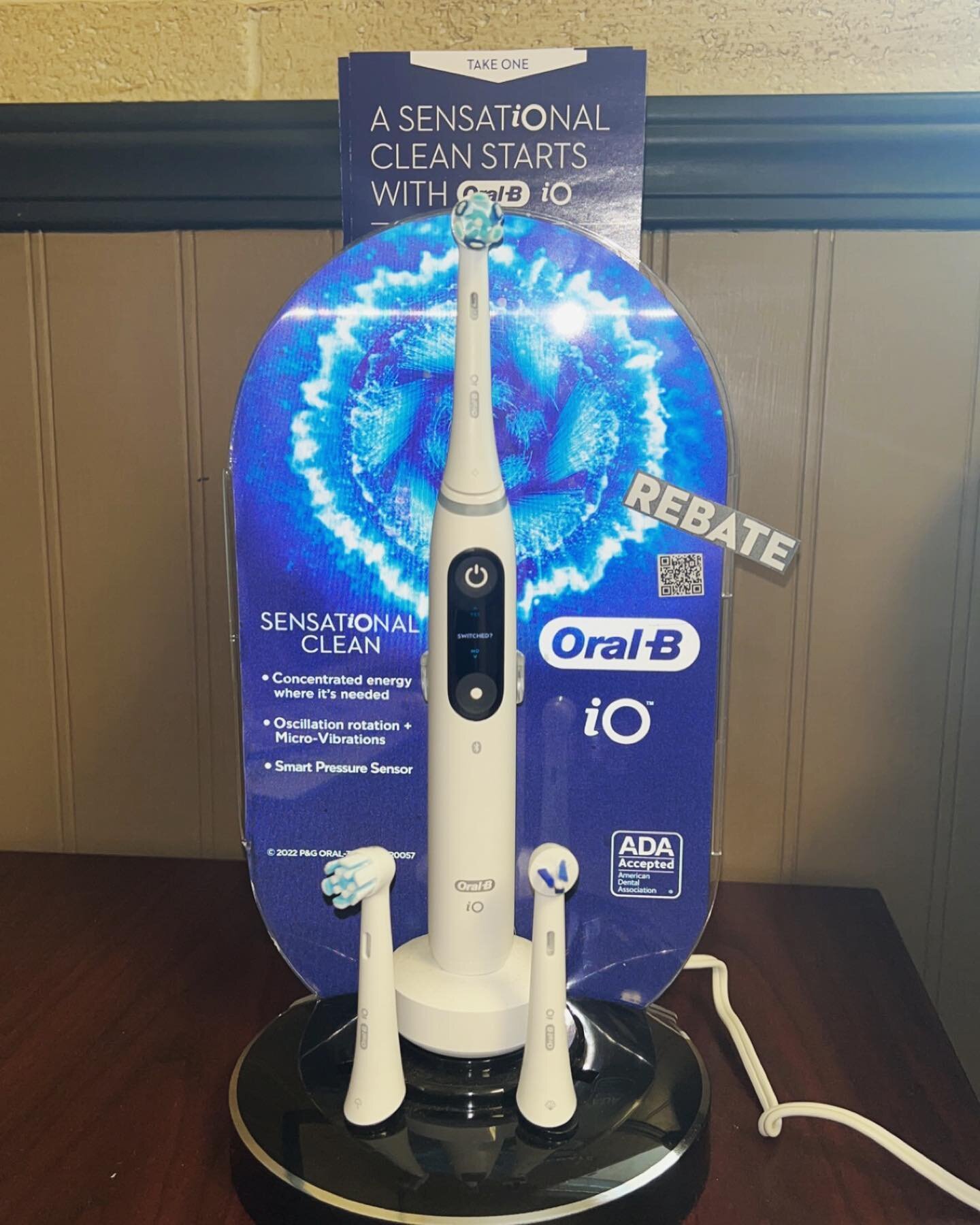 Last chance to enter!! Win this amazing toothbrush or 100$ Amazon card! We will be drawing both winners this Friday! Remember you have to be following BOTH our Facebook and Instagram 😊 #giveaway #oralb #amazon #bearlake