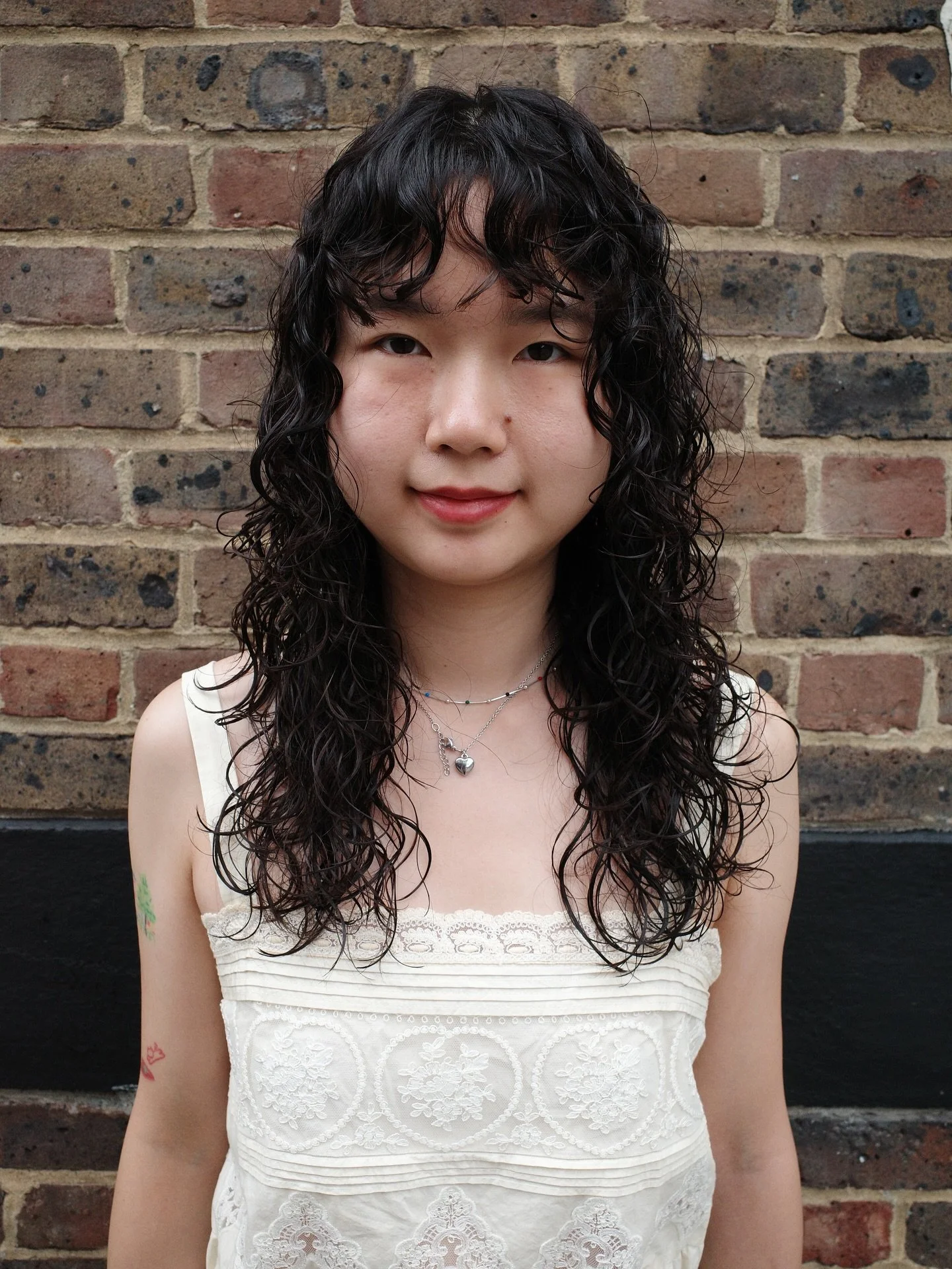 Spiral perm &amp; layered haircut by @honami_0220