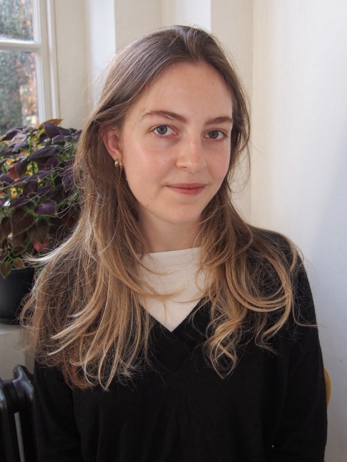 Layered haircut by @occhanakochan / working at both branch @swimmerhairsalon @thepondhairlondon