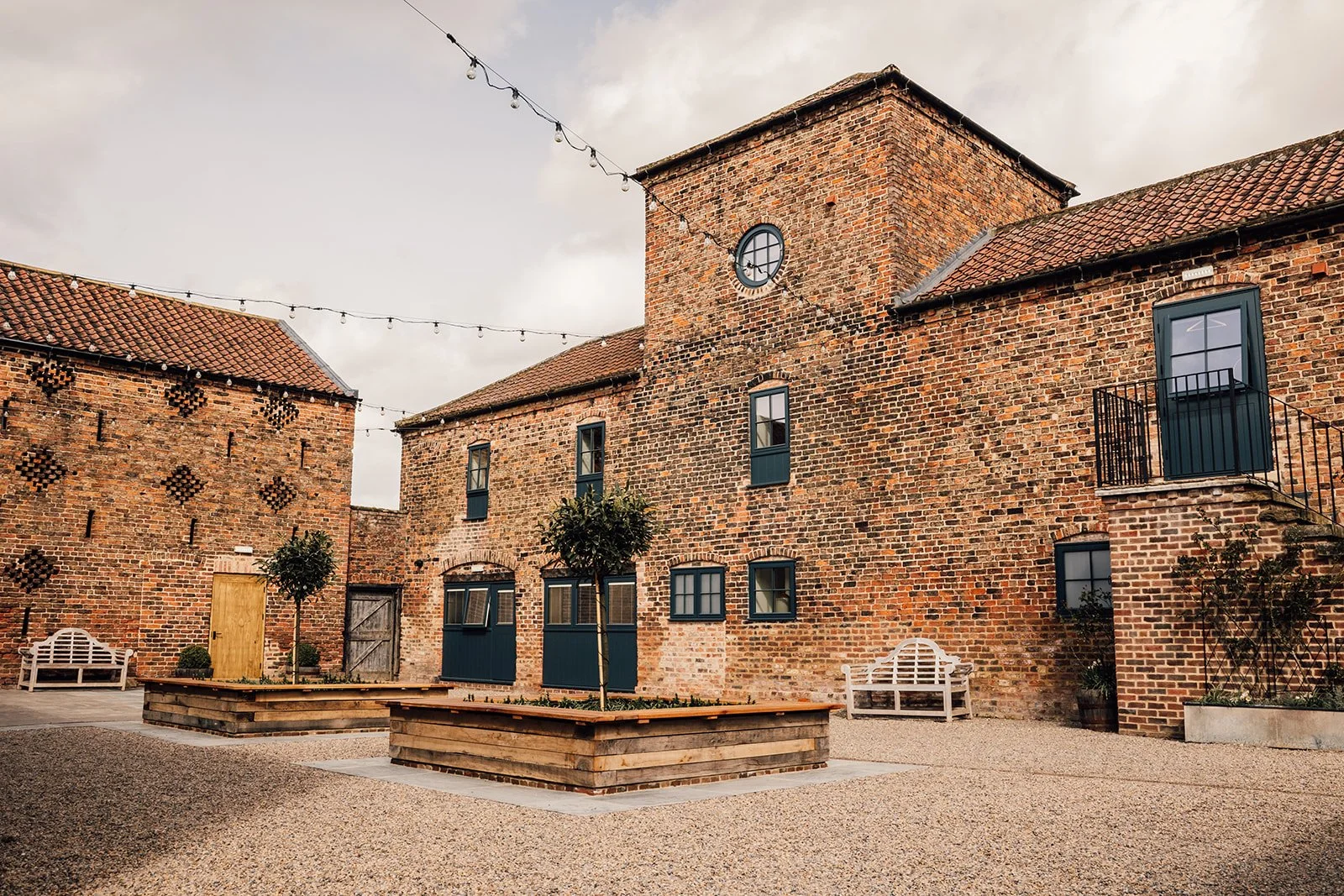 Emma & Dom-58_websize.jpg