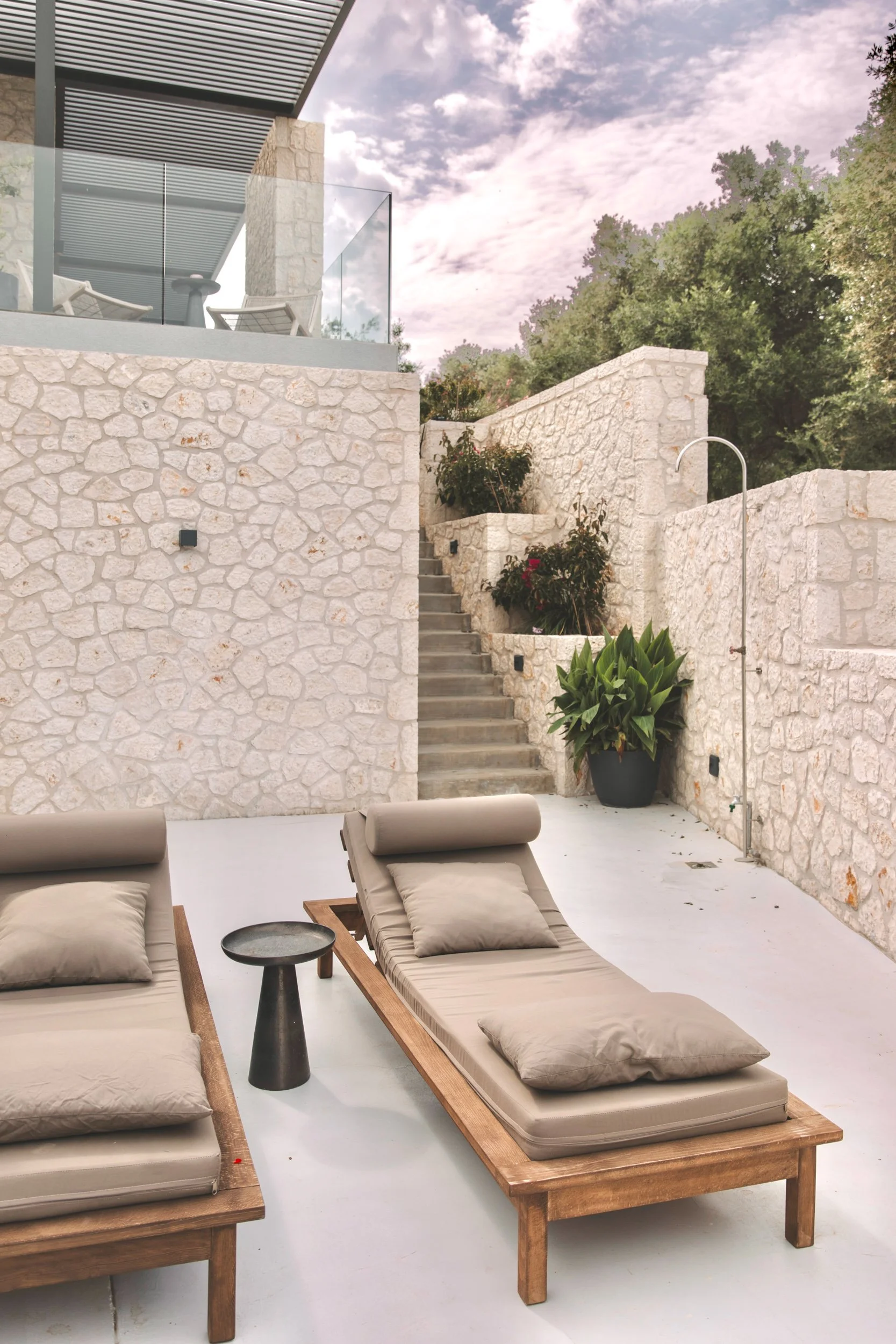 Manelly Creator House - Luxury Stone House-8.jpg