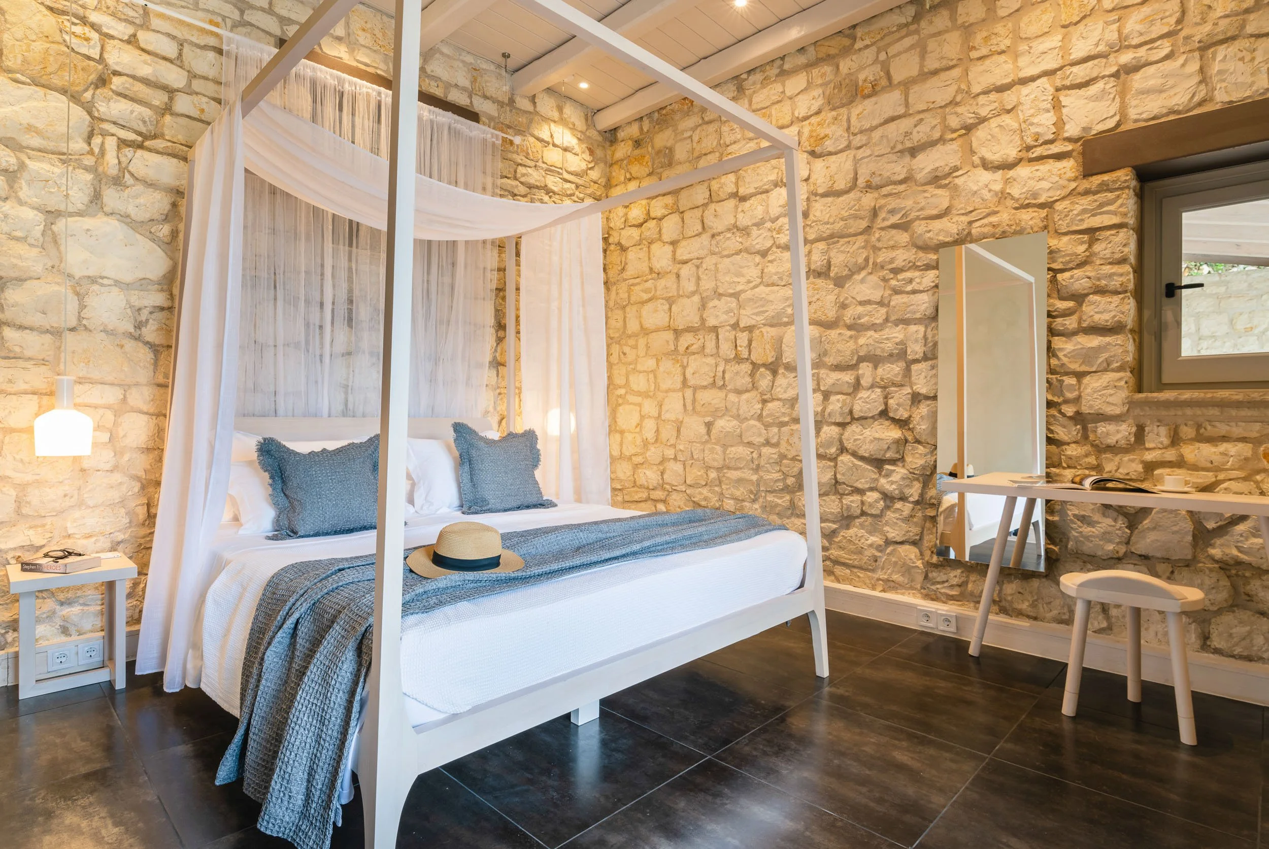 OVR_Villa_Stone-1.jpg