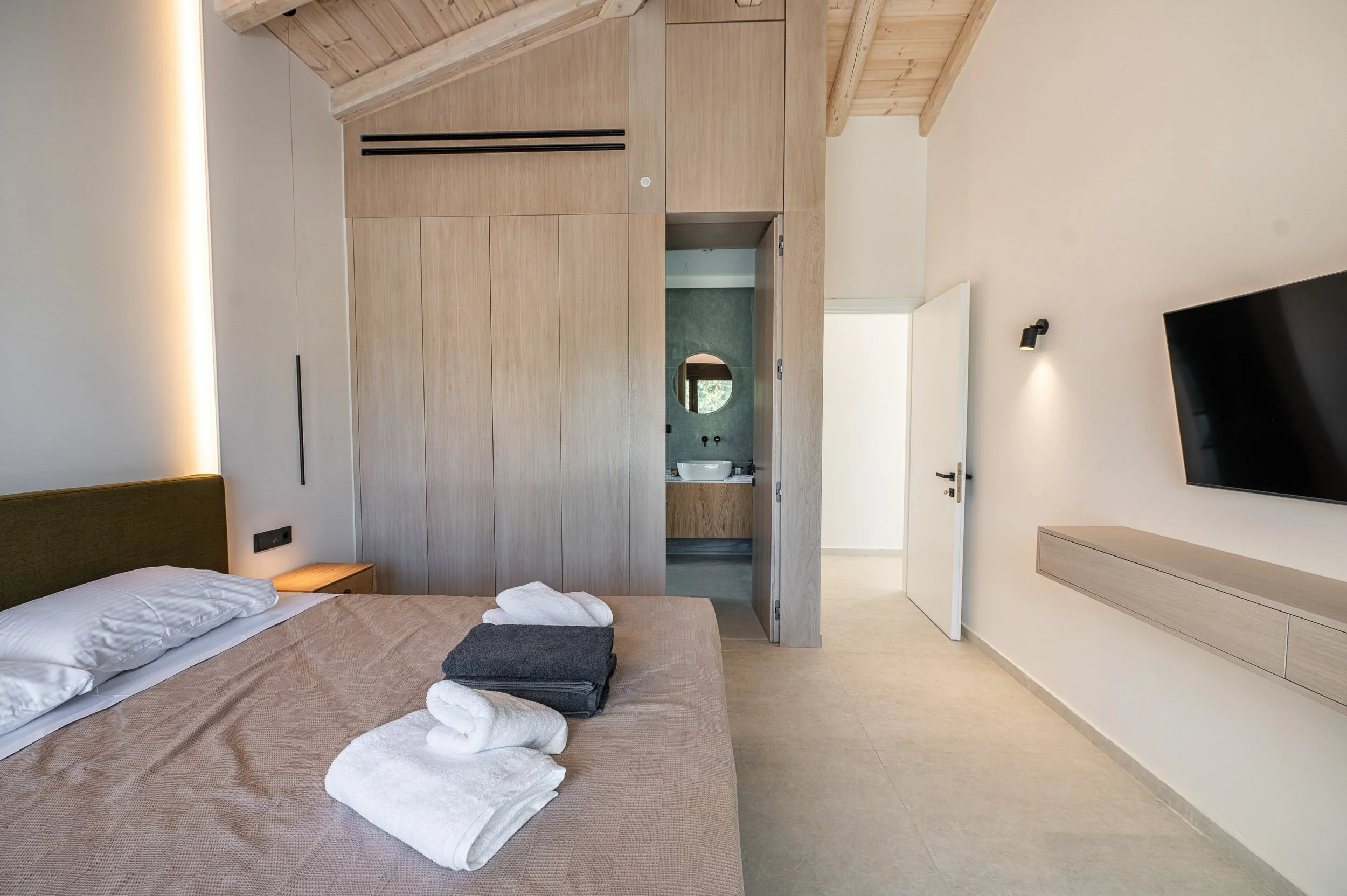 Villa Olympia - 18.jpg