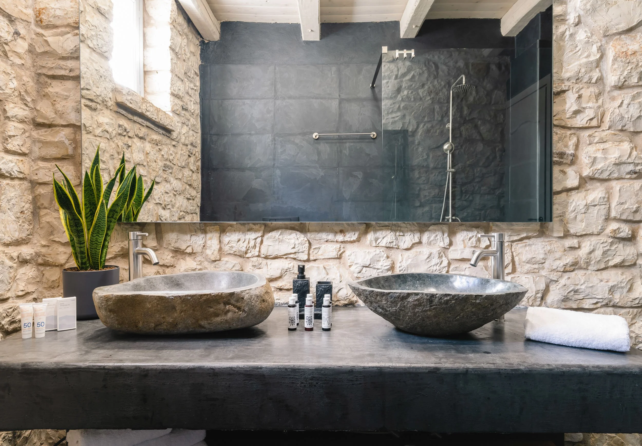 OVR_Villa_Stone-23.jpg