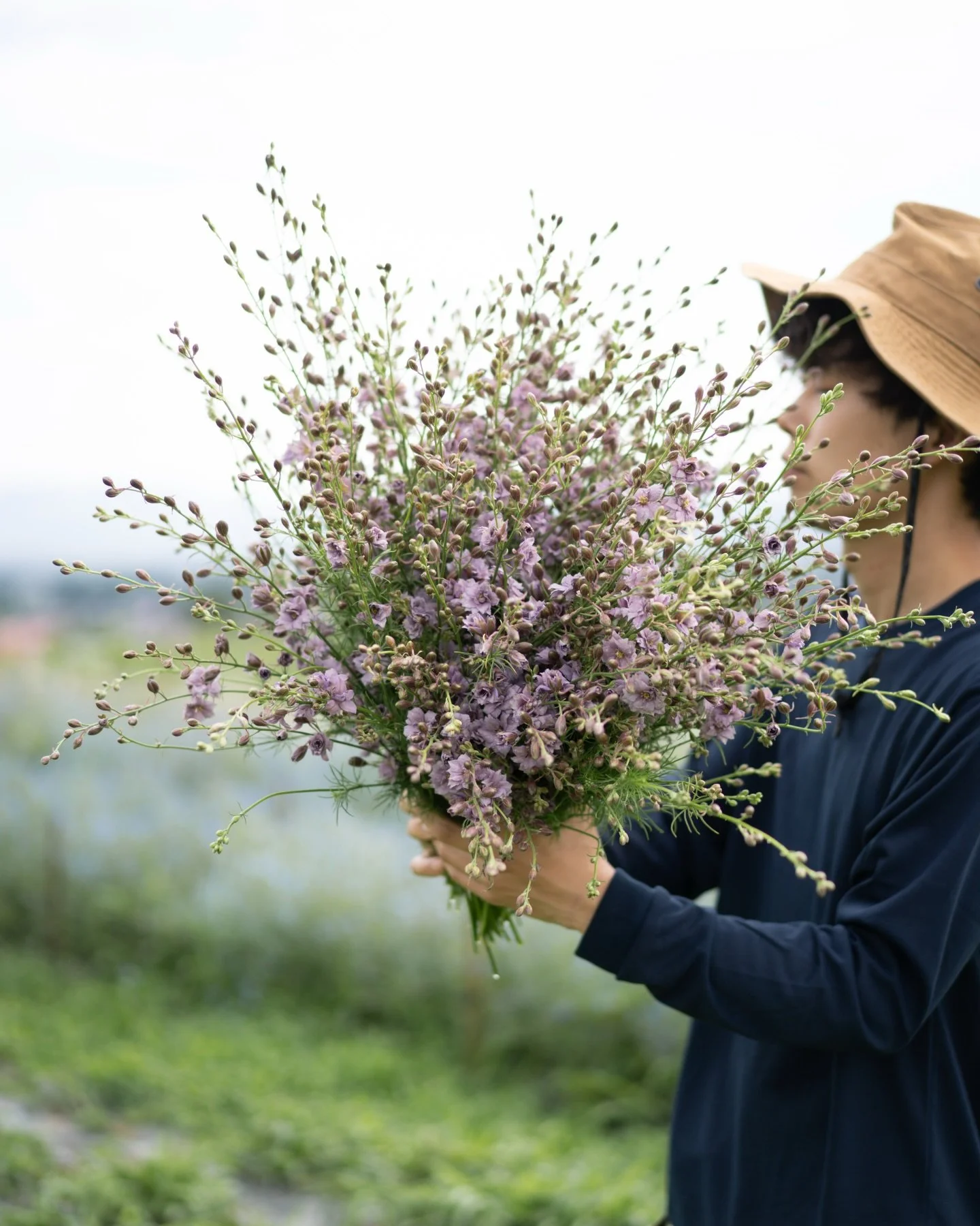 【イベントのお知らせ｜4月24日・25日】

東京、三軒茶屋のカフェSAMAA_ @samaa_coffee さんにて、YARI FLOWER FARM 初のポップアップイベントを開催します。

イベントは2日間にわたり、1日目はトークイベント、2日目はポップアップショップになります。SAMAA_の代表、村上さんとは前職からの付き合いがあり、この場所であらためてご一緒できることを嬉しく思っています。

YARI FLOWER FARMを始めて5年。露地の農園で花を育てる中で、うまくいかなかったこ