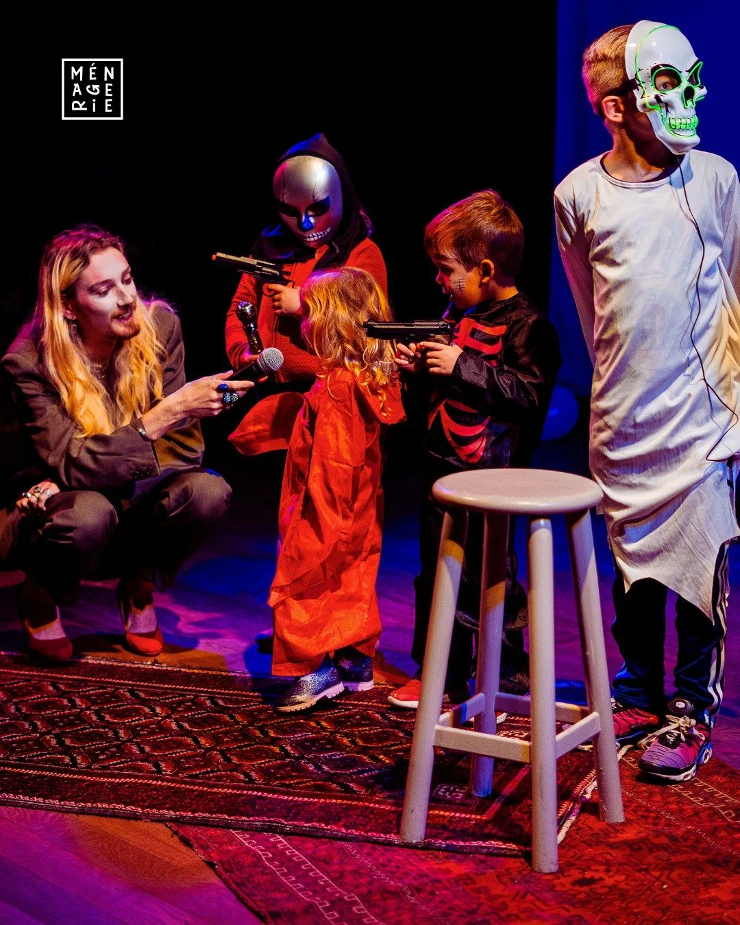 Retour en image sur notre premi&egrave;re soir&eacute;e de la saison : le Charivari d'Halloween ! ✨

Nos artistes d'un soir (ou plus) ont su repr&eacute;senter tous les &acirc;ges et tous les styles lors de notre premi&egrave;re sc&egrave;ne ouverte 