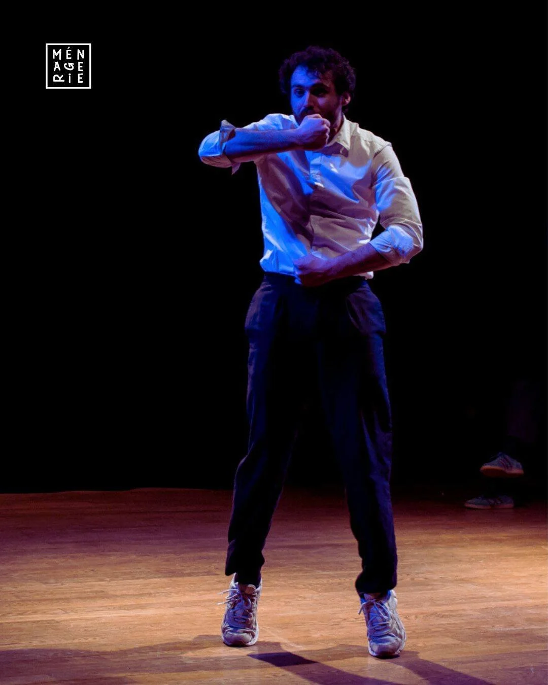 C'&eacute;tat encore un sacr&eacute; Cabaret de l'Improbable ! 🥸

Nos improvisateurs ont eu &agrave; faire avec vos th&egrave;mes toujours plus dr&ocirc;les qui, cumul&eacute;s aux r&egrave;gles impos&eacute;es par Th&eacute;o, le ma&icirc;tre du je