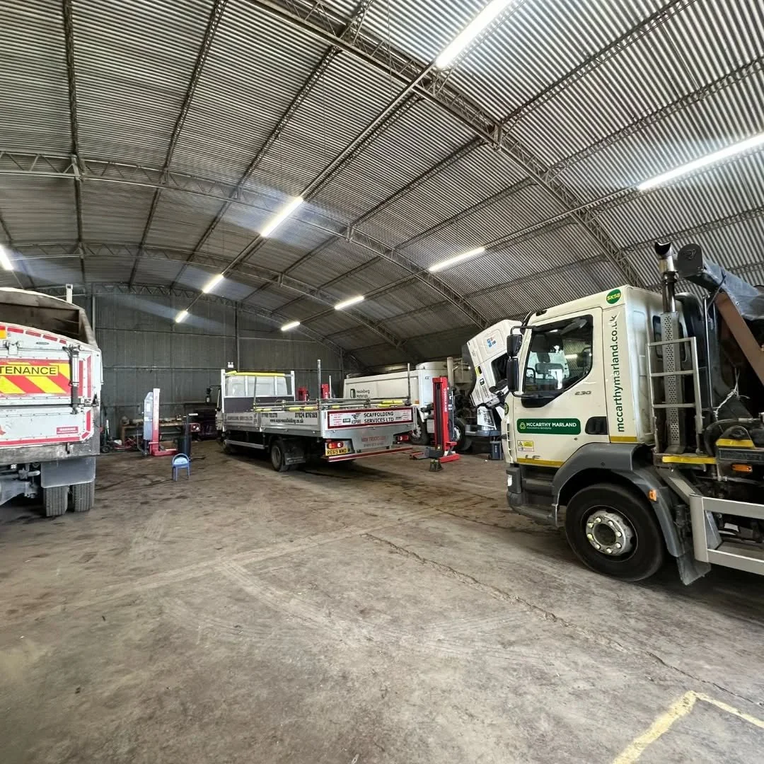 Still busy on a sunny weekend 😎 
#hgvmechanic #working #trucklife #mickfodencommercials #workshop