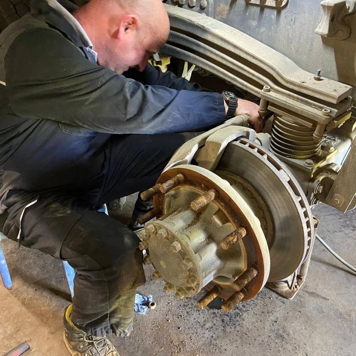 #mickfodencommercials #trucklife #hgv #hgvfitter #hgvmechanic #culhamno1site #hgvinspection #workshop #hgvworkshop #workinghardpaysoff 🚛