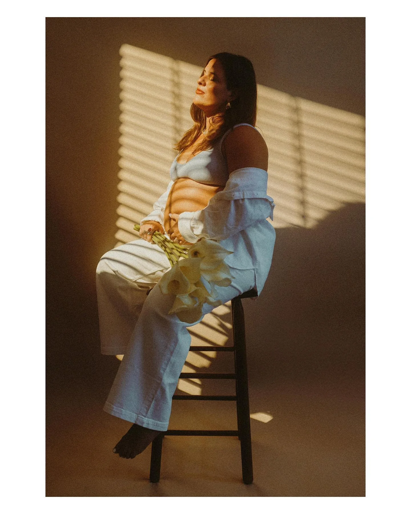 Effortlessly cool vibes in the studio with the stunning mama-to-be, @jacmersene. 🌀📸 We had an amazing time capturing a mix of shots, including some seriously cool Polaroids. (Check out our story for a sneak peek!) Have you booked your studio sessio