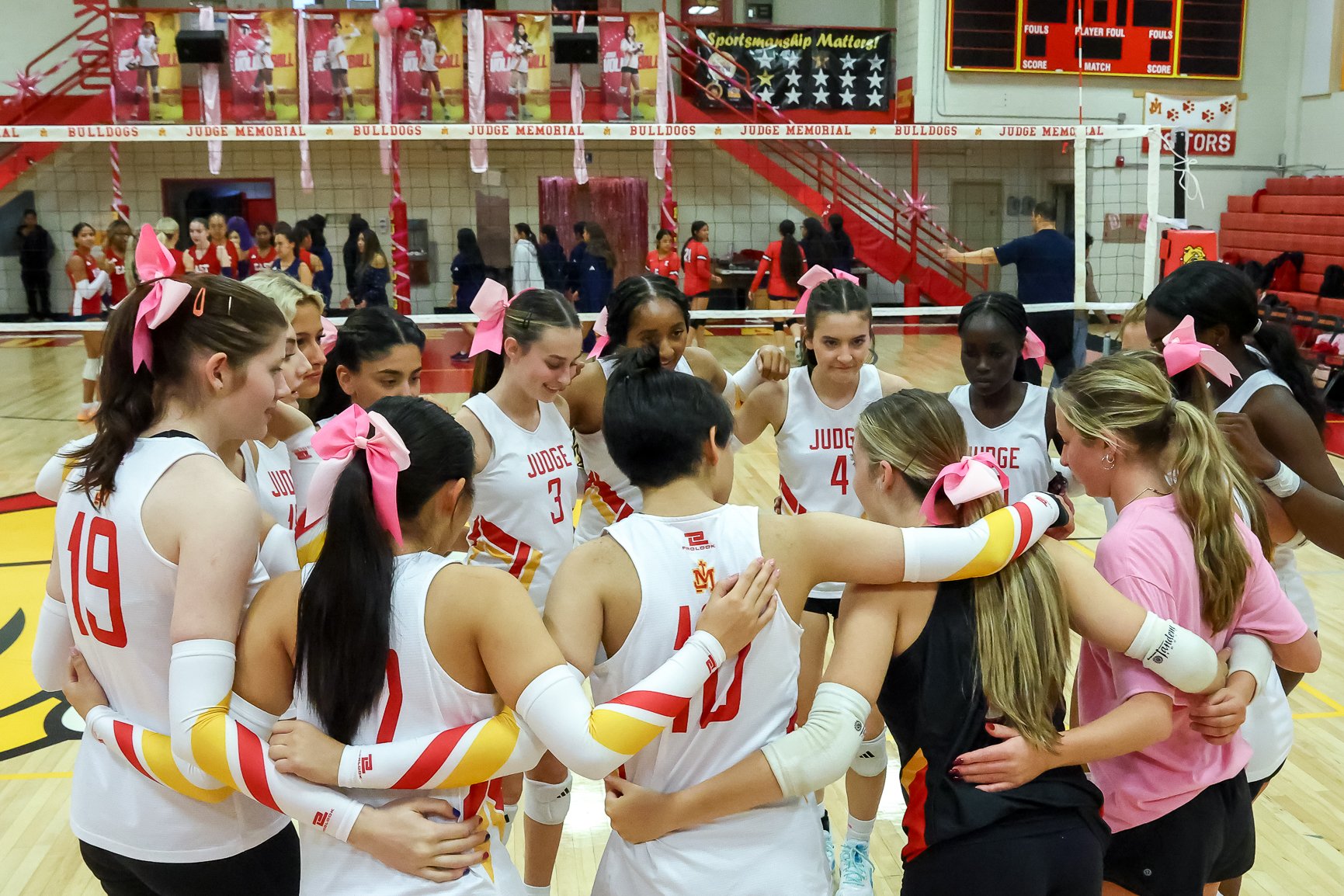 girls volleyball circle.JPEG