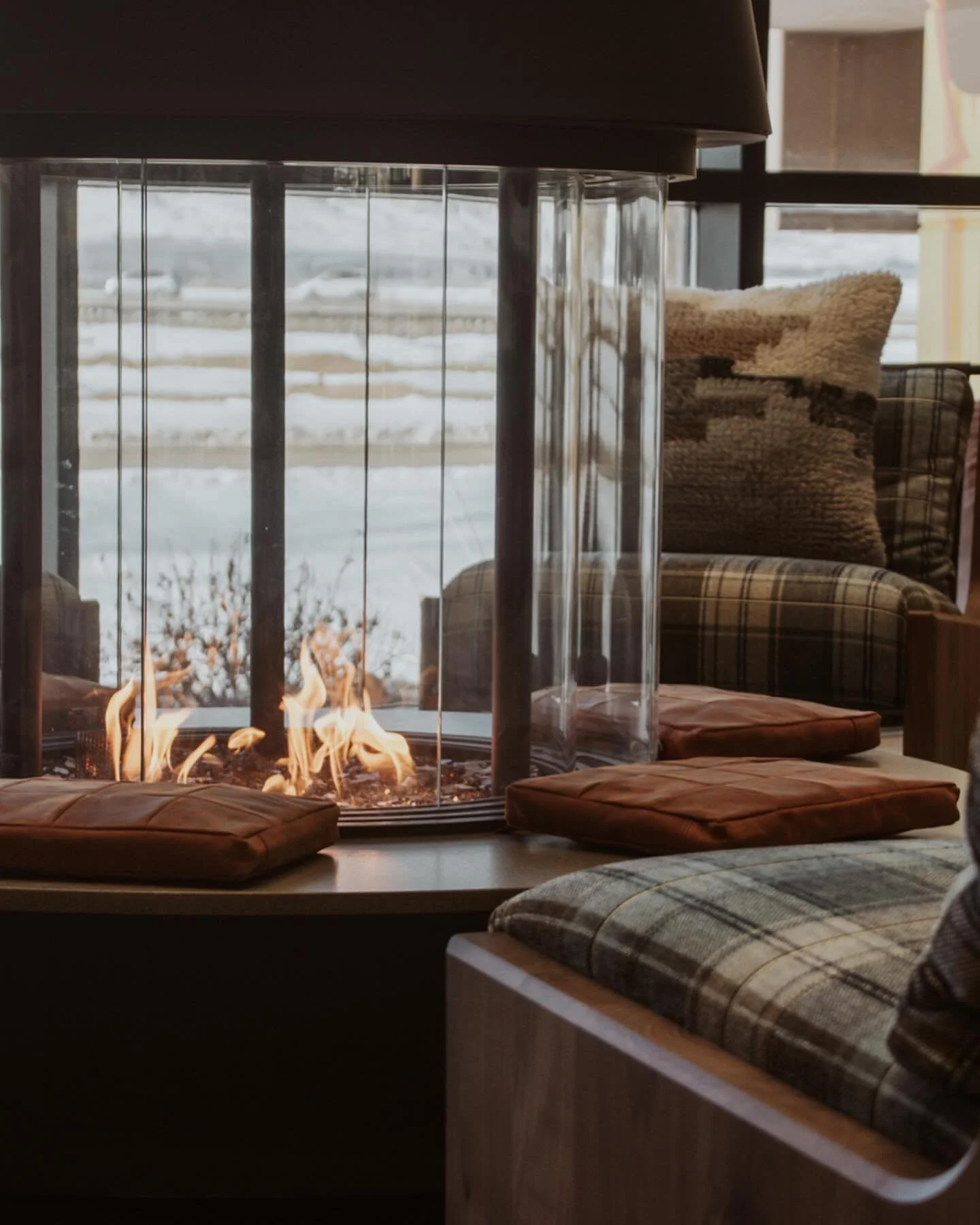 🍂 As the days get colder, our fireplace is waiting for you.
Come warm up with a cappuccino in hand and stay awhile. ✨☕🔥

#VibeCoffeeAndWine #Gunbarrel #CozySeason