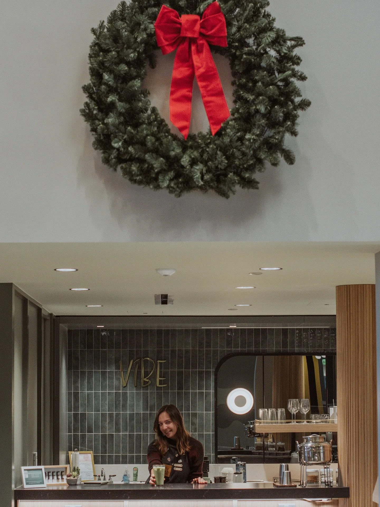 The season is officially here ✨
Come get cozy with us beneath the wreath.

#VibeGunbarrel #GunbarrelCoffee #HolidayAtVibe #CozySeason #BoulderCoffee #ColoradoVibes