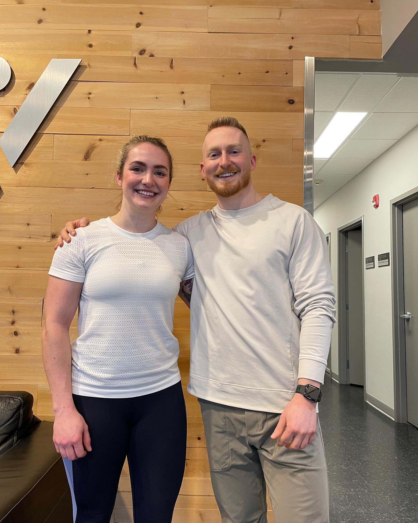Client Wins

Danielle and I have been working together for over 2 years now. We used to train together in person

She is the type of person who shows up day after day just for the sake of being better.

She competed in a novice powerlifting competiti