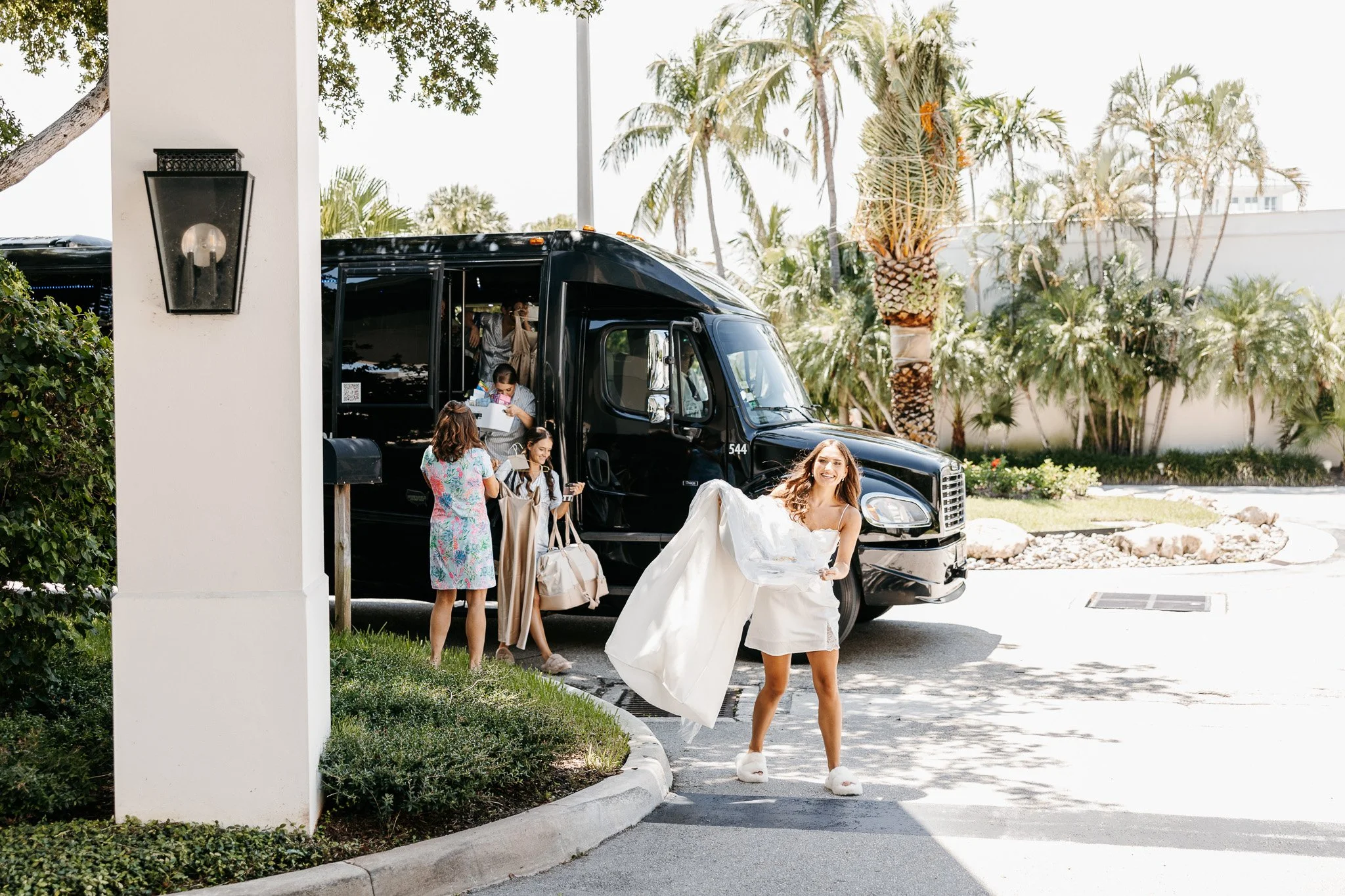 Emma-vincent-pelican-club-wedding-12.jpg
