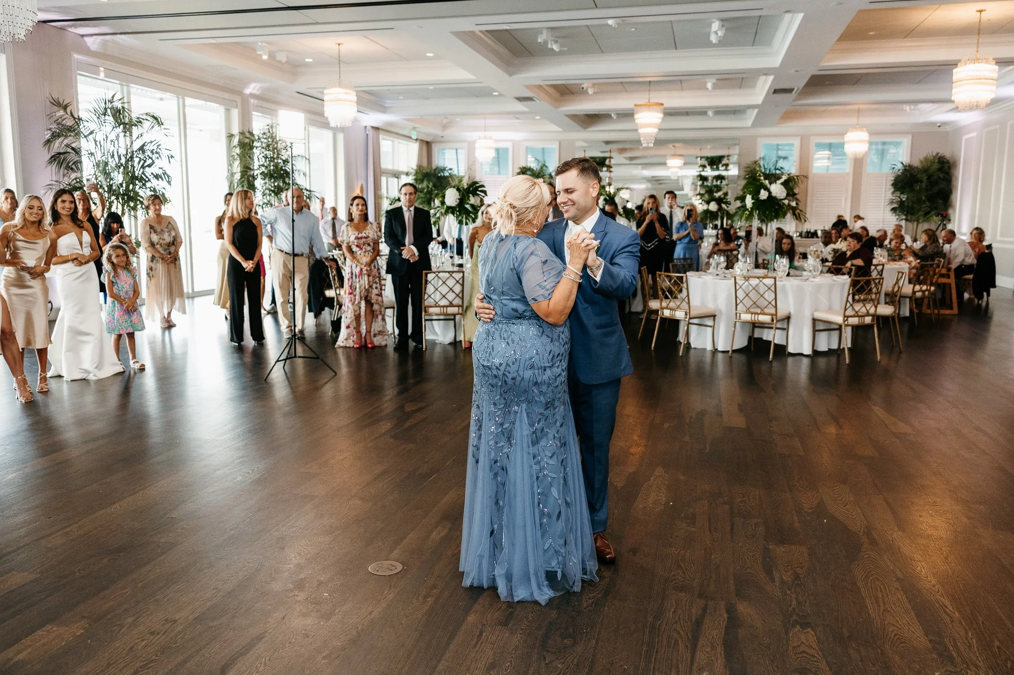 Emma-vincent-pelican-club-wedding-977.jpg
