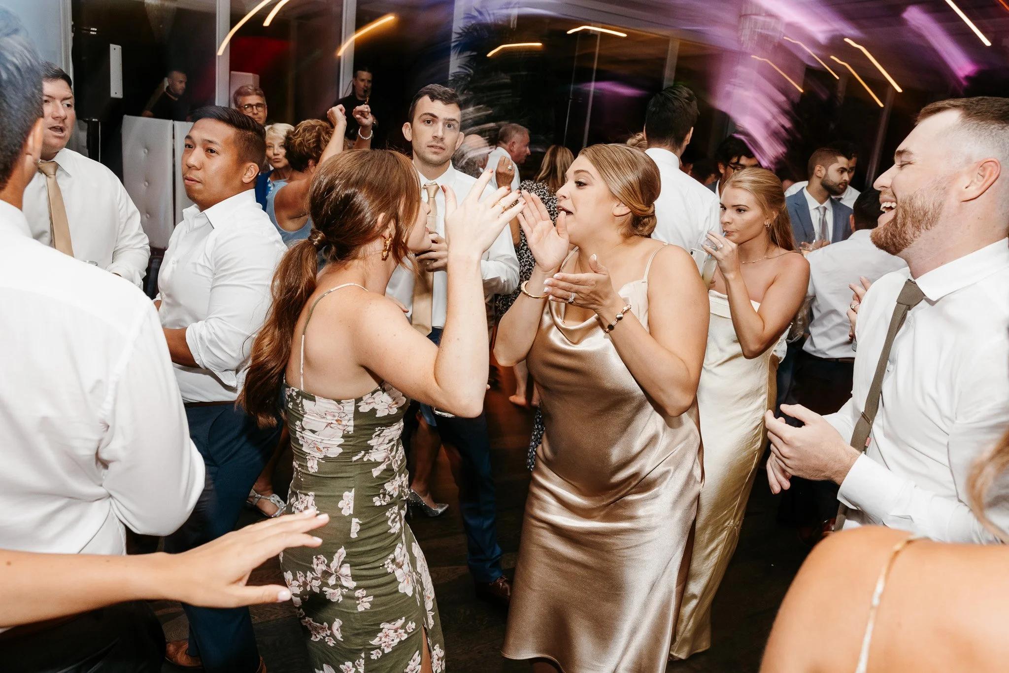 Emma-vincent-pelican-club-wedding-1173.jpg