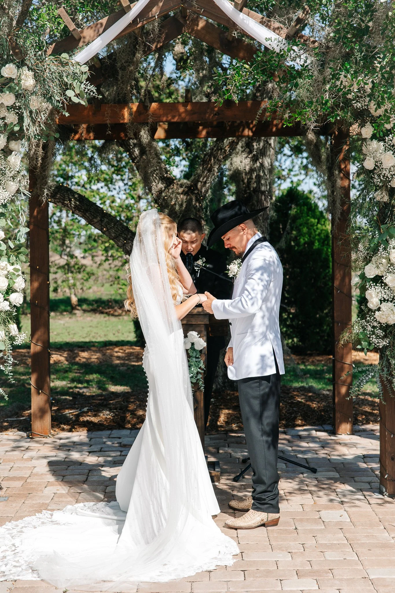 Amber-John-Ever-After-Farms-Stockyard-Wedding-255.jpg