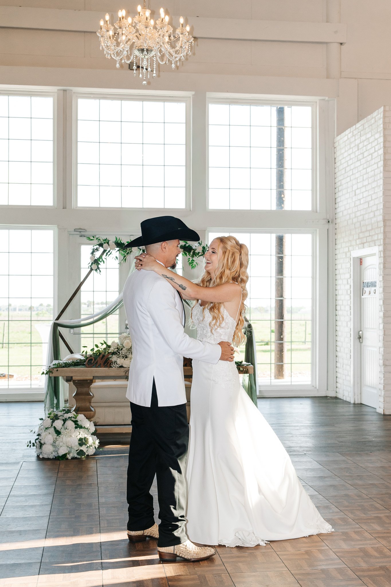 Amber-John-Ever-After-Farms-Stockyard-Wedding-416.jpg