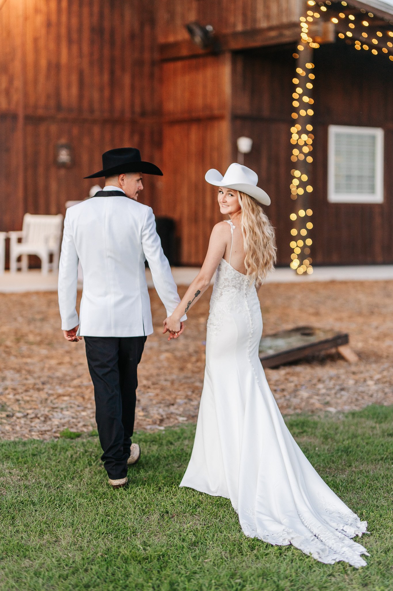 Amber-John-Ever-After-Farms-Stockyard-Wedding-705.jpg