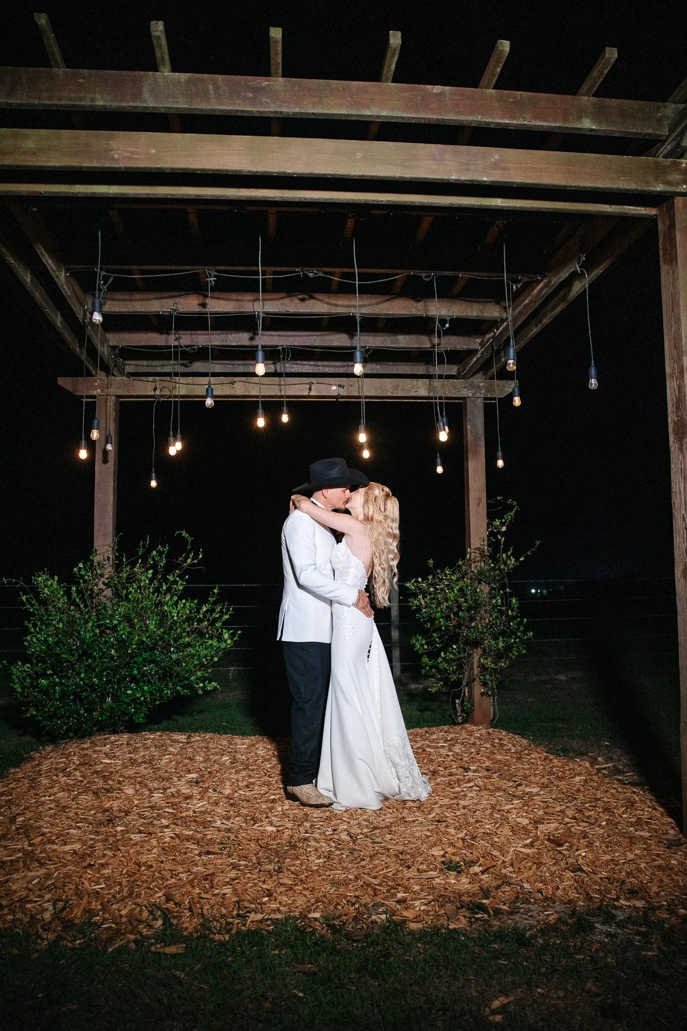 Amber-John-Ever-After-Farms-Stockyard-Wedding-977.jpg