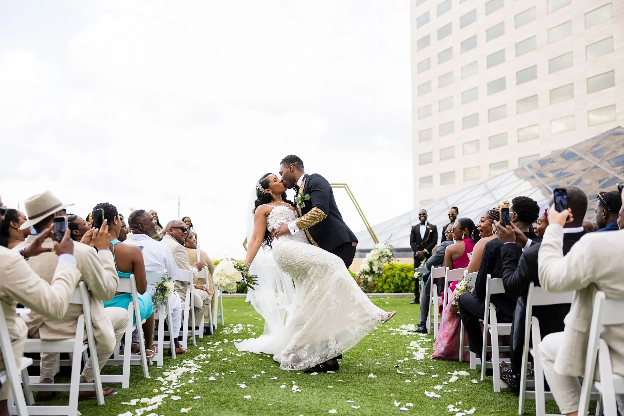 Outdoor wedding ceremony in Miami