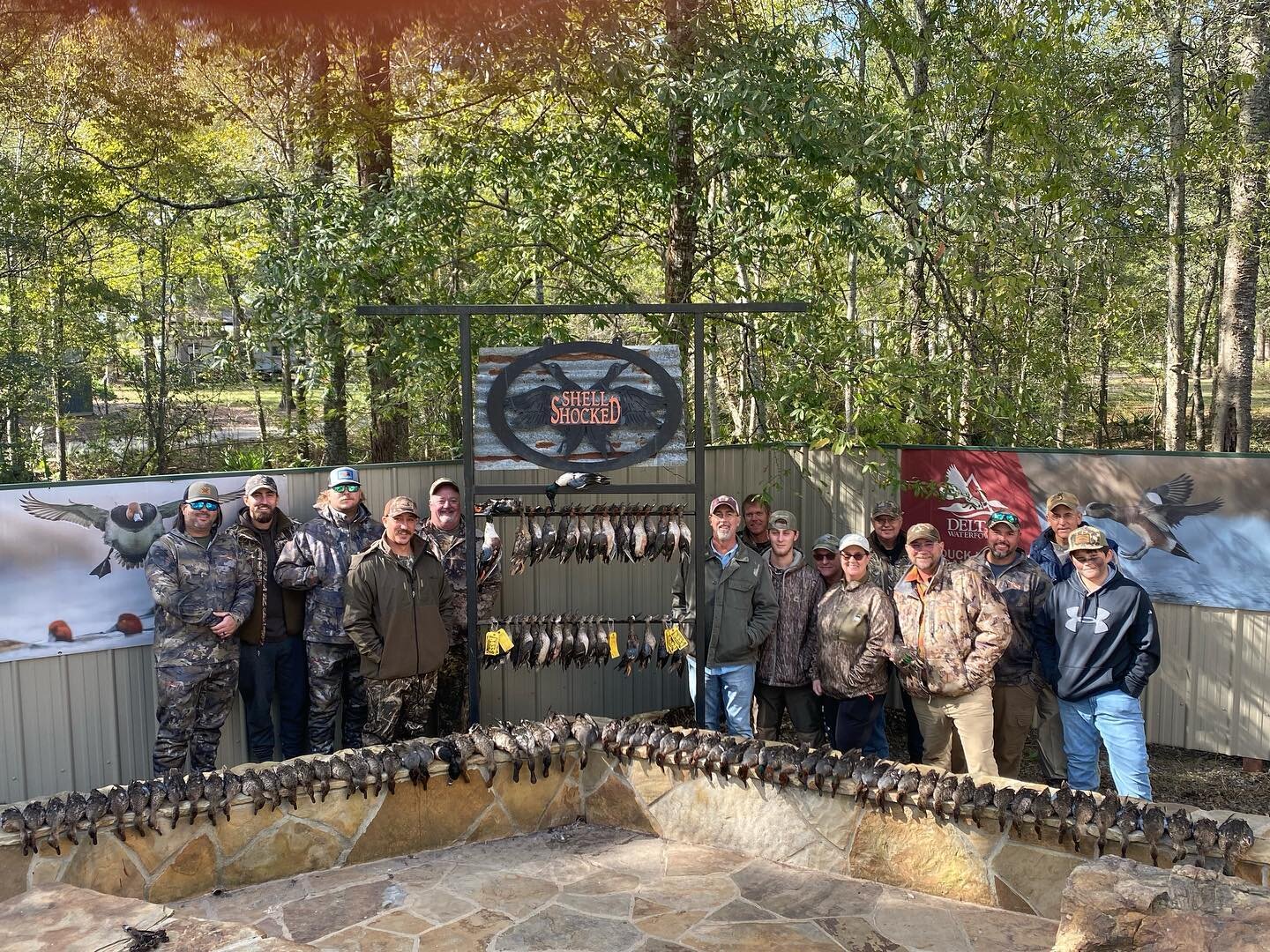 Nothing but smiles around here! #robrobertscustomgunworks #singletongamecalls #drakewaterfowl #rigemright #tanglefreewaterfowl #migraammo #mojooutdoors_official #sickforit #60daygrind #louisiana #duckhunting #limitsonlimits