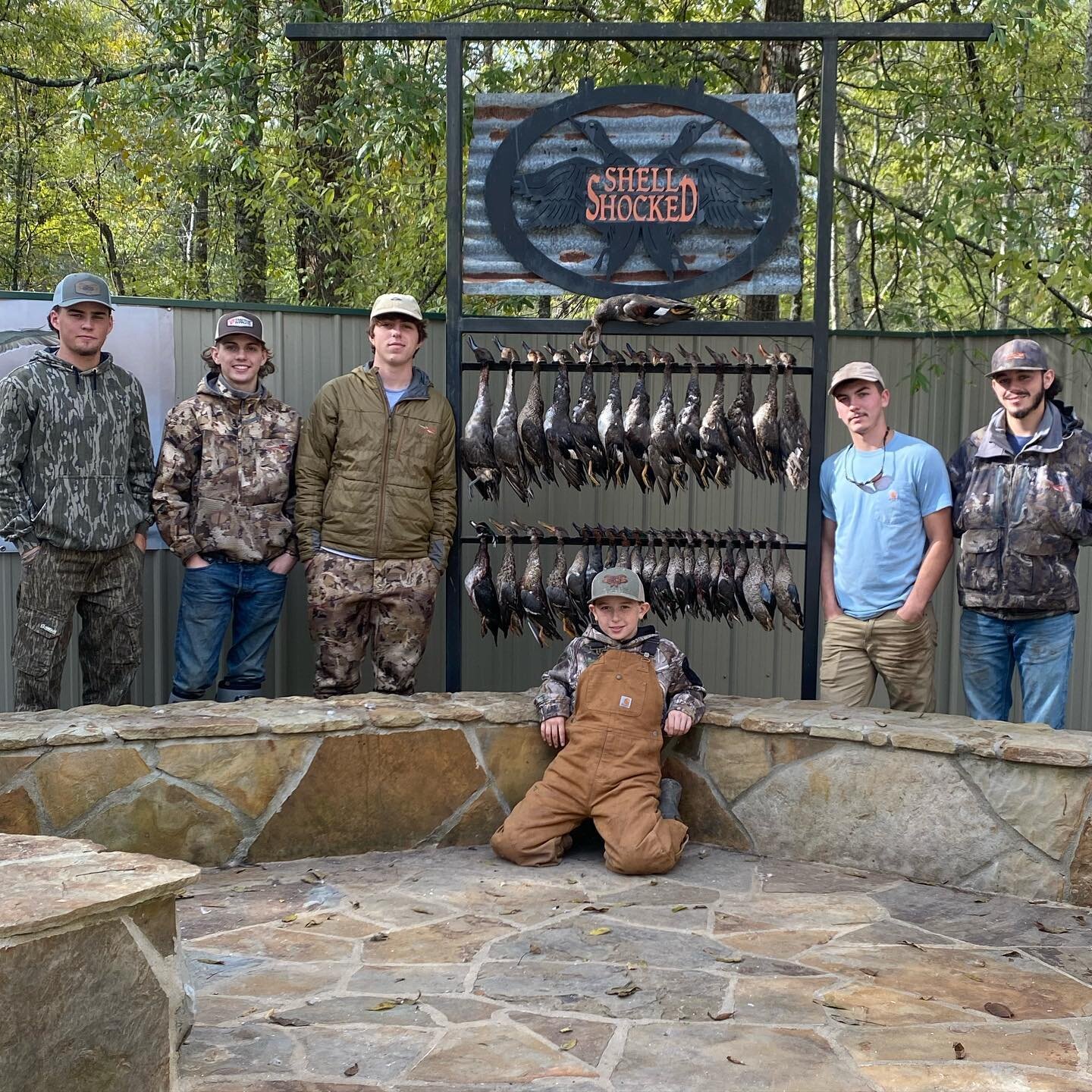 Happy thanksgiving from our family to yours. #robrobertscustomgunworks #singletongamecalls #drakewaterfowl #migraammo #rigemrightwaterfowl #tanglefreewaterfowl #mojooutdoors_official #louisiana #duckhunting #60daygrind #nextgeneration #pintails #gray