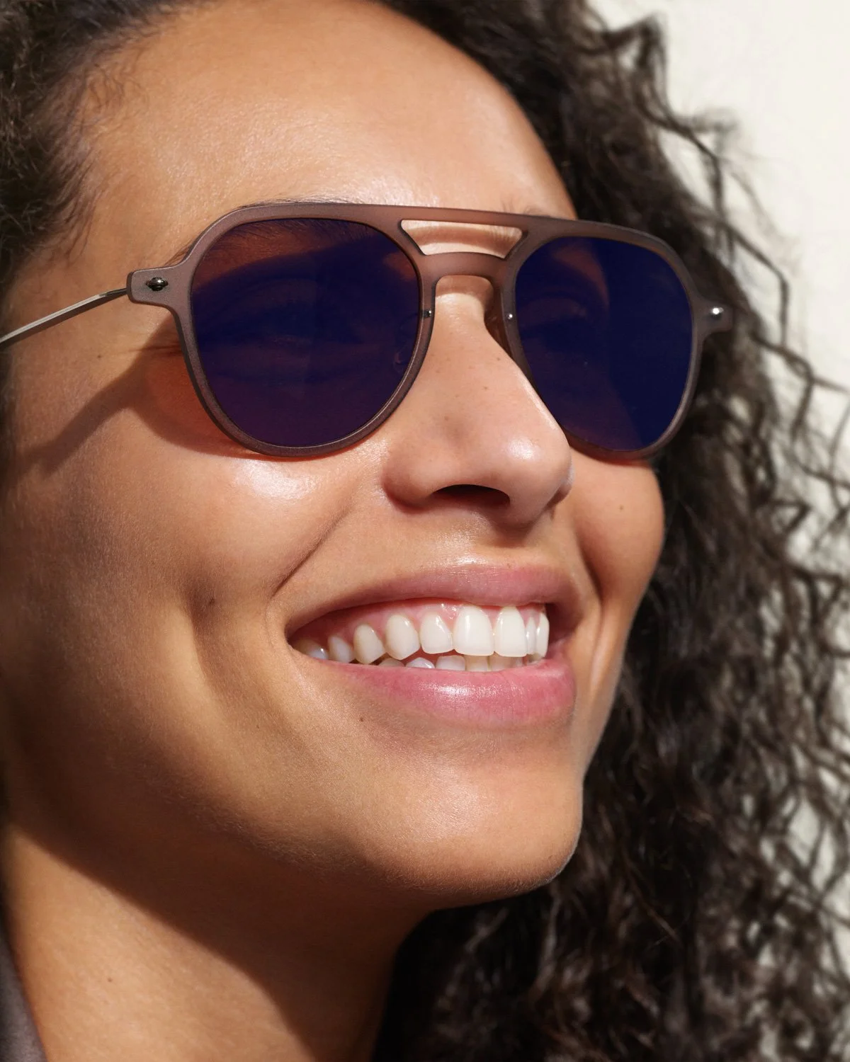 lindberg-com_vbd4_thumbnail_anissa_n-o-w-_sun.jpg