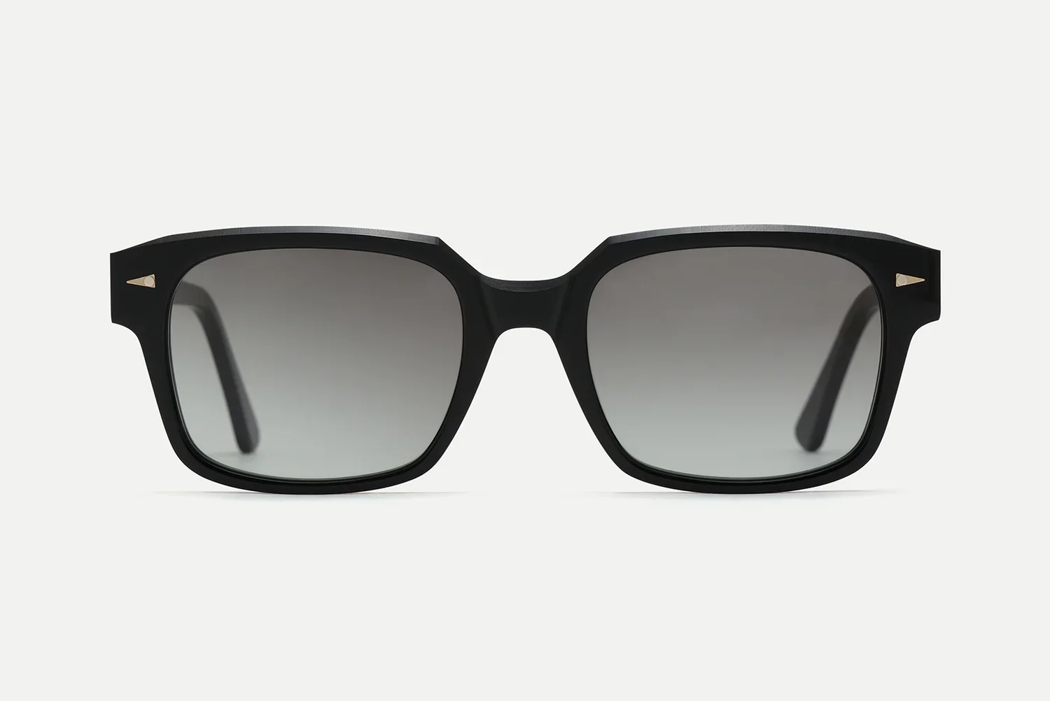 AHLEM_SS26_GROSCAILLOU_SUN_BLACK_01_WEB_grey_1500x1002_crop_center.webp