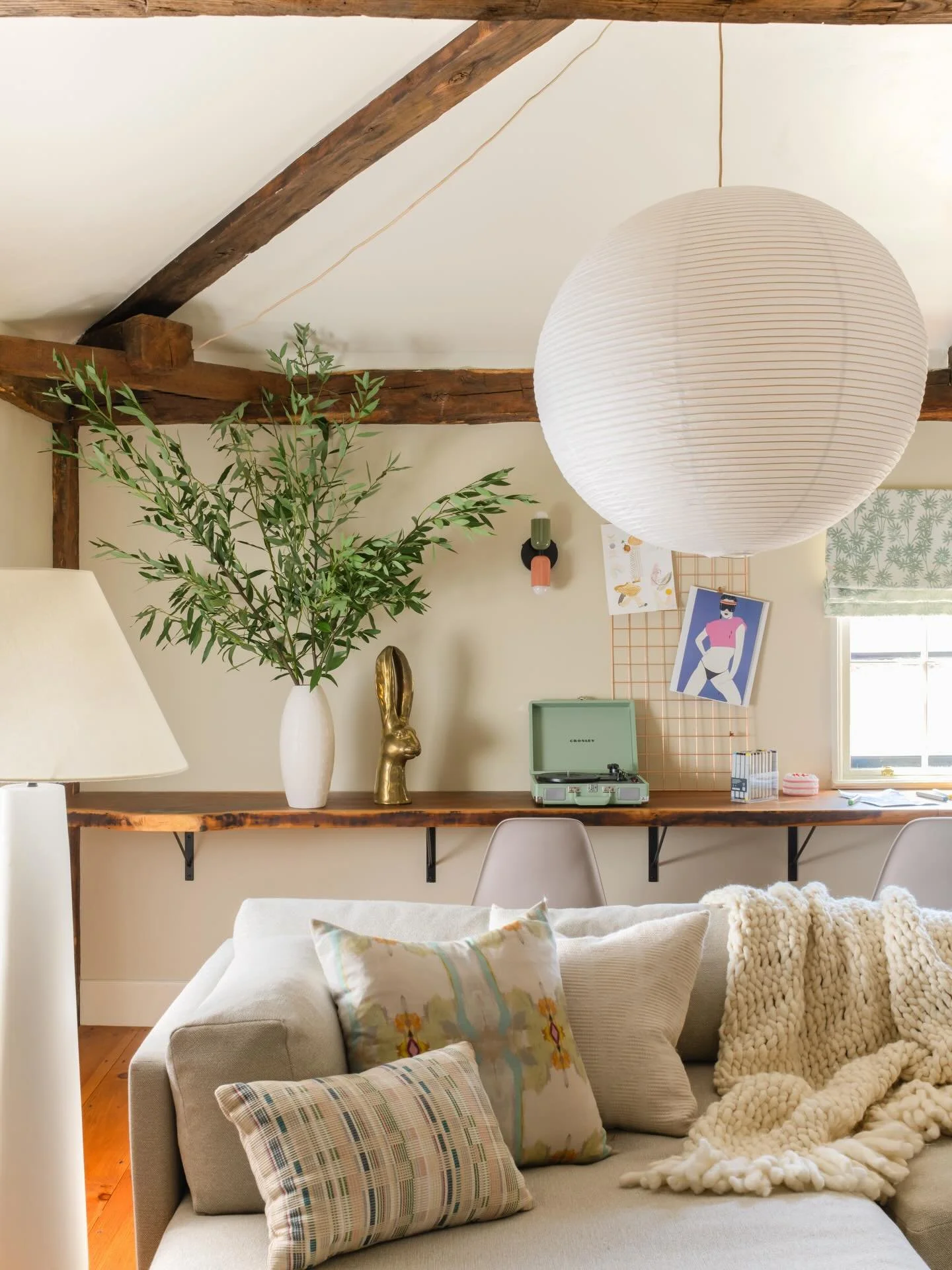 The ultimate teen hang out, replete with:

- a squishy oversized sectional 
- a custom raw edge counter for all the crafting 
- space for gathering and streaming shows or listening to records
- maybe a little homework 

Design: @noelani_zervas_interi