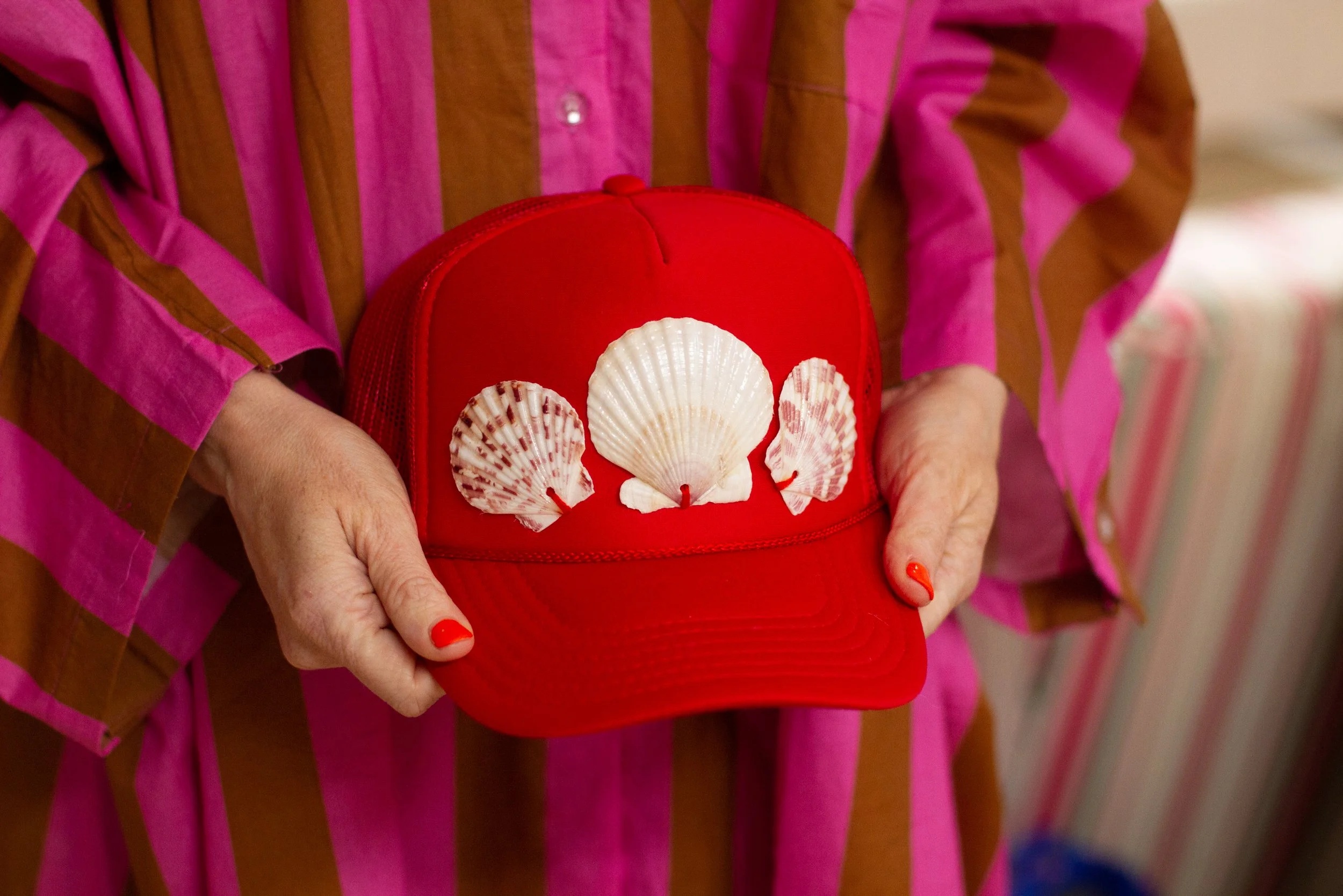 PAINTED SHELL Trucker Hat RED