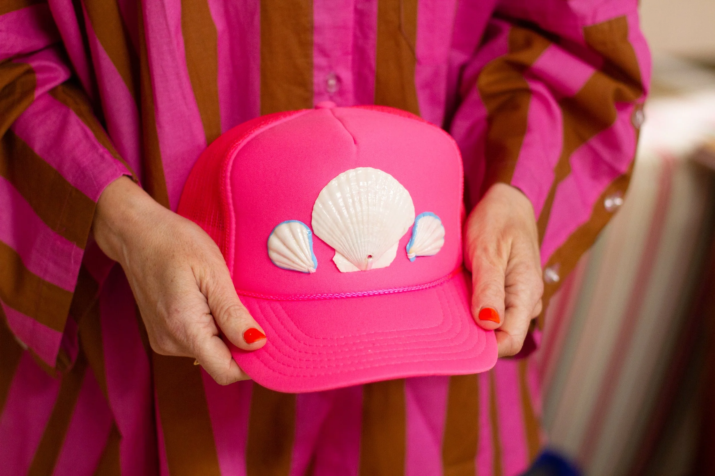PAINTED SHELL Trucker Hat HOT PINK