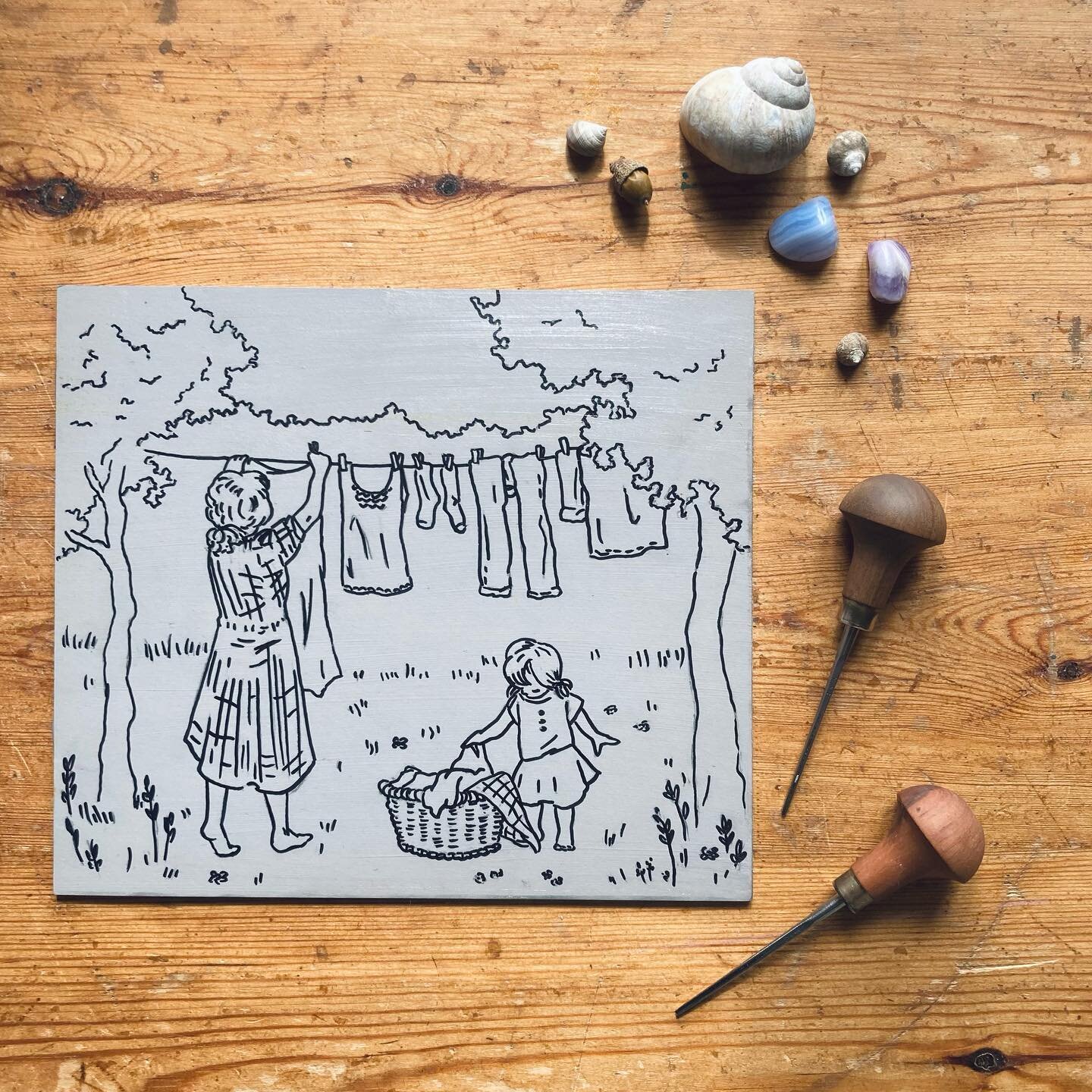 Klar til f&oslash;rste lag. ✨

.
.
.
.
#linoleumstryk #linocut #printmaking #grafisktryk #reductionprint #printmakersofinstagram #artiststudio #workinprogress #womeninprint #kvindeligiv&aelig;rks&aelig;tter