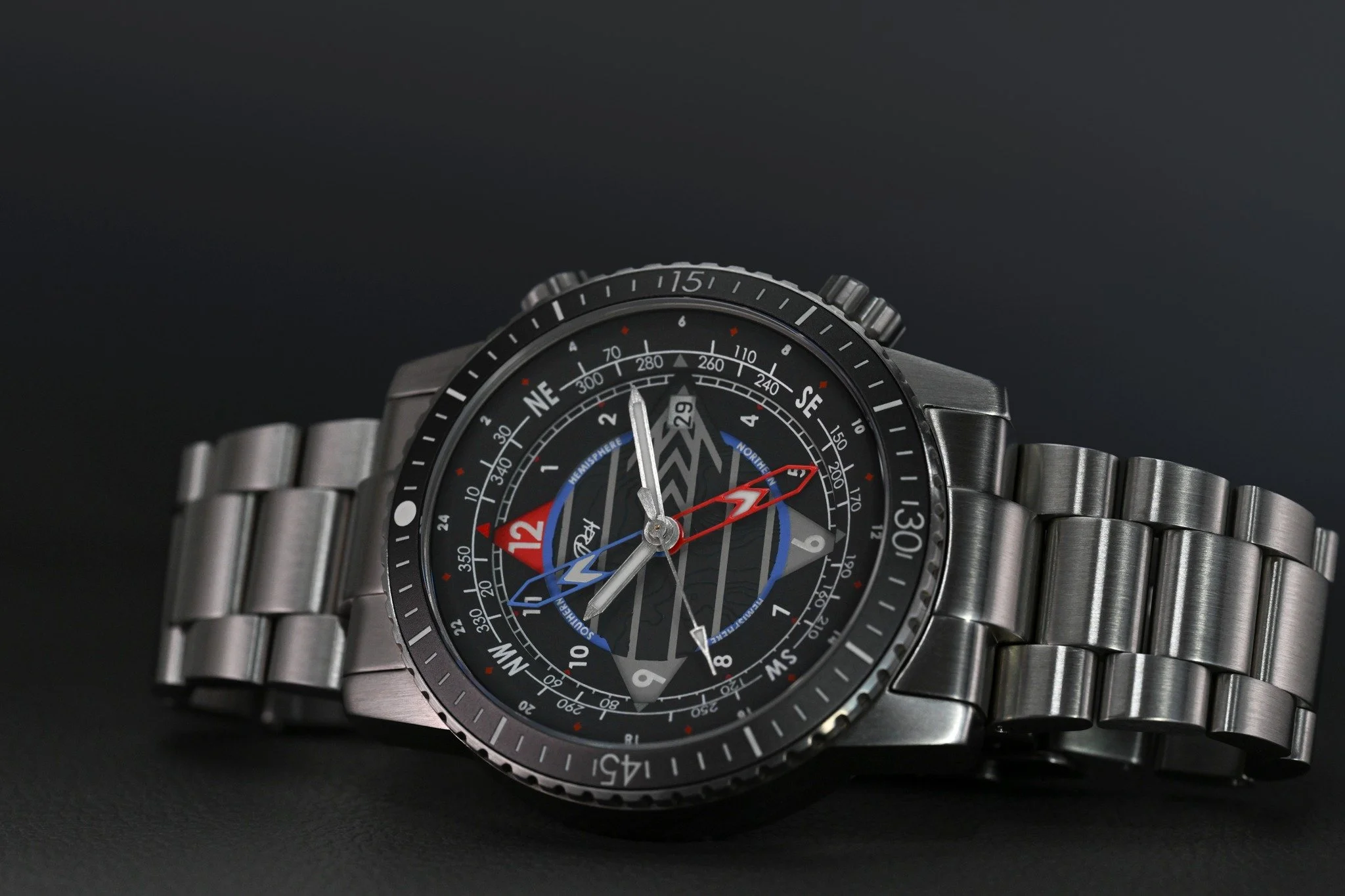 Starting the week strong with the True North Black. 🧭

Nothing beats the classic, stealthy versatility of a black dial, but when you look closer, the 3D topographic map gives the Lark incredible visual depth. It&rsquo;s the definition of "board