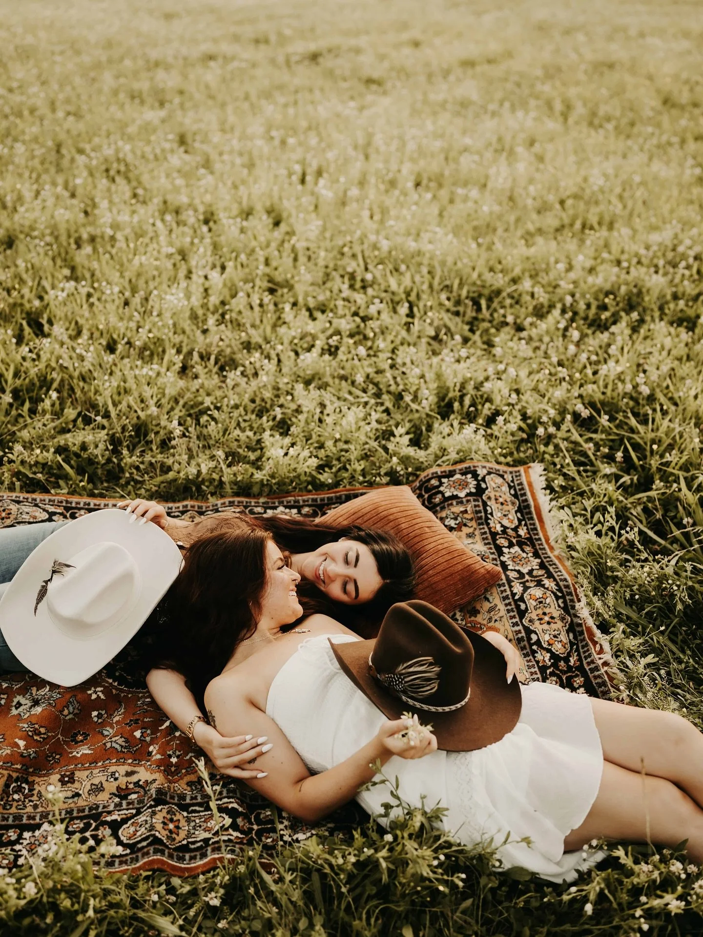 Happy Saturday ❤️🏳️‍🌈
#couplegoals❤️ #nashvillecouplesphotographer #loveislove #love #couplephotographer