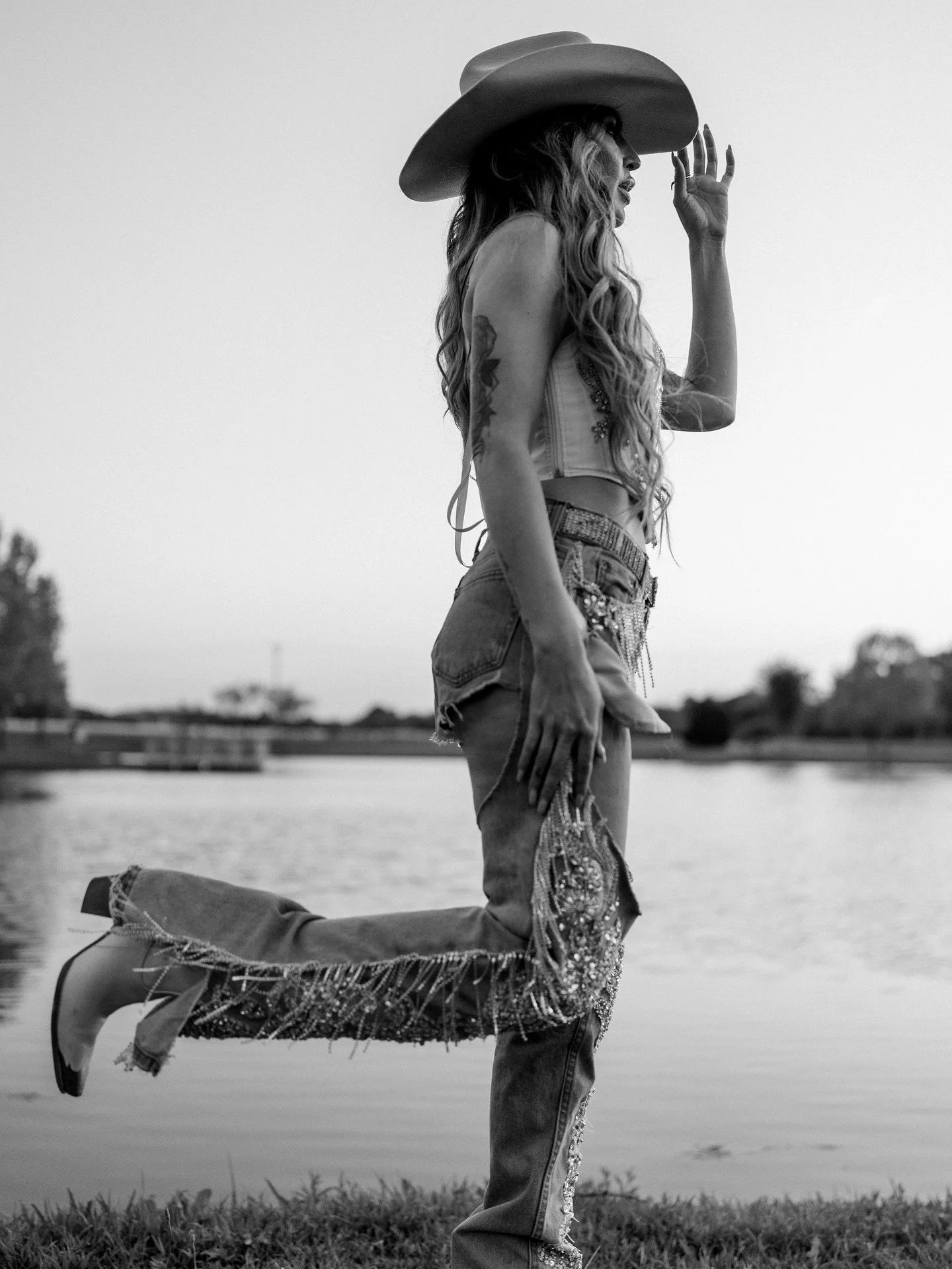 Still loving the cowgirl vibes from this session! 🤍✨
#cowgirl #portraitphotography #countryportrait #countrygirl #franklinportraitphotographer
