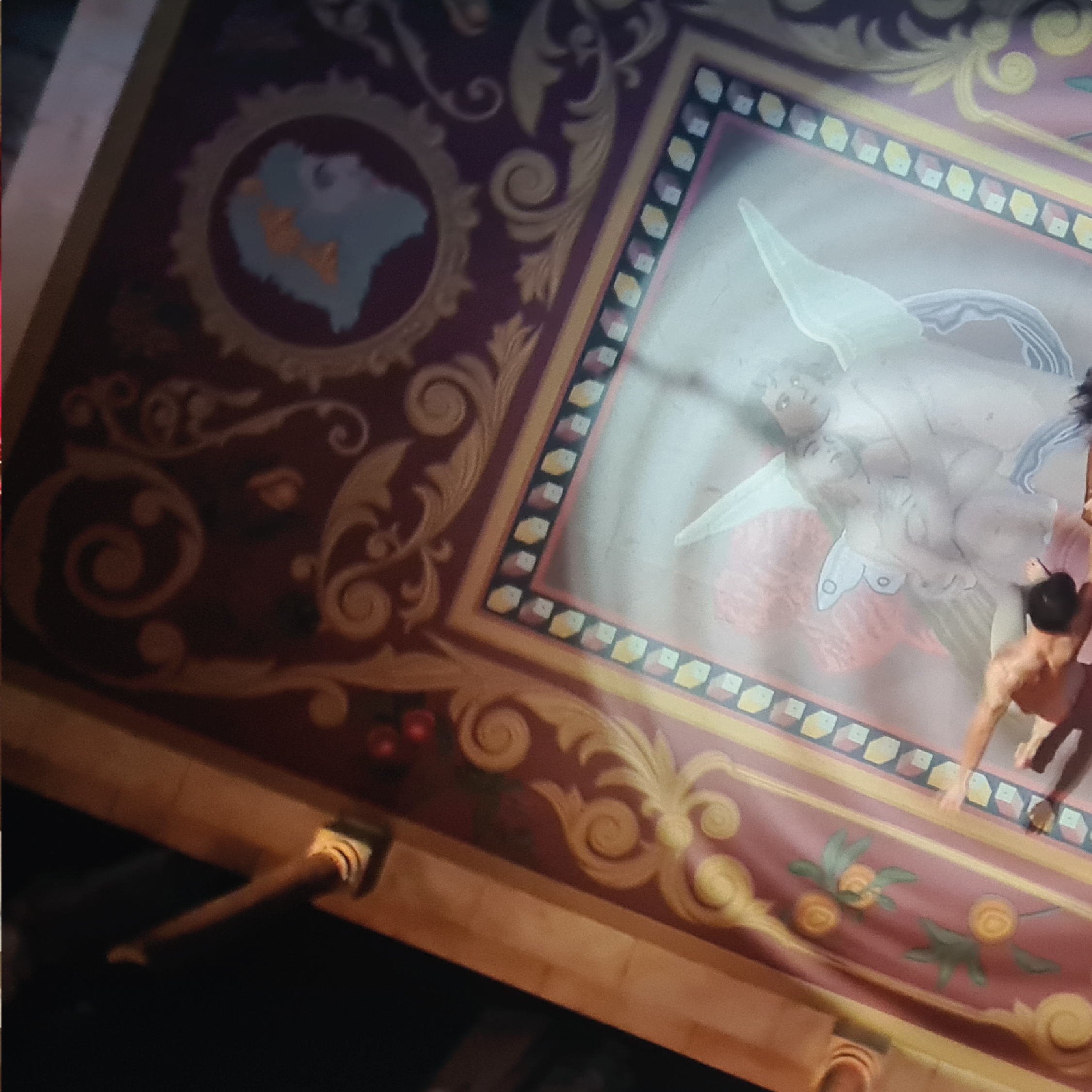 QUEENS-BALL-FLOOR-07.png