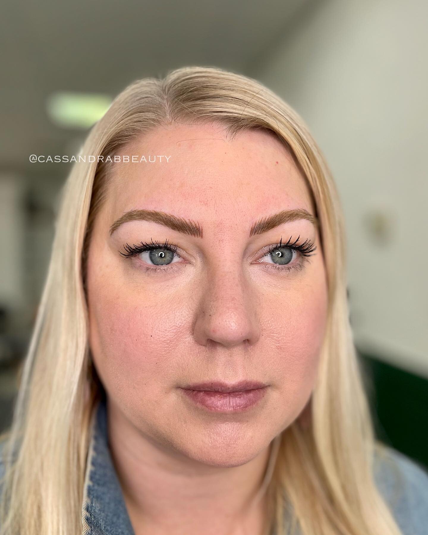 ✨NANO✨ at her annual touch up!

This client has had microblading done in the previous years but was a better candidate for Nano and wanted to make the switch! I love having a more versatile skill set to offer my clients! 🤗
.
.
.
.
#Langleybrows #sur