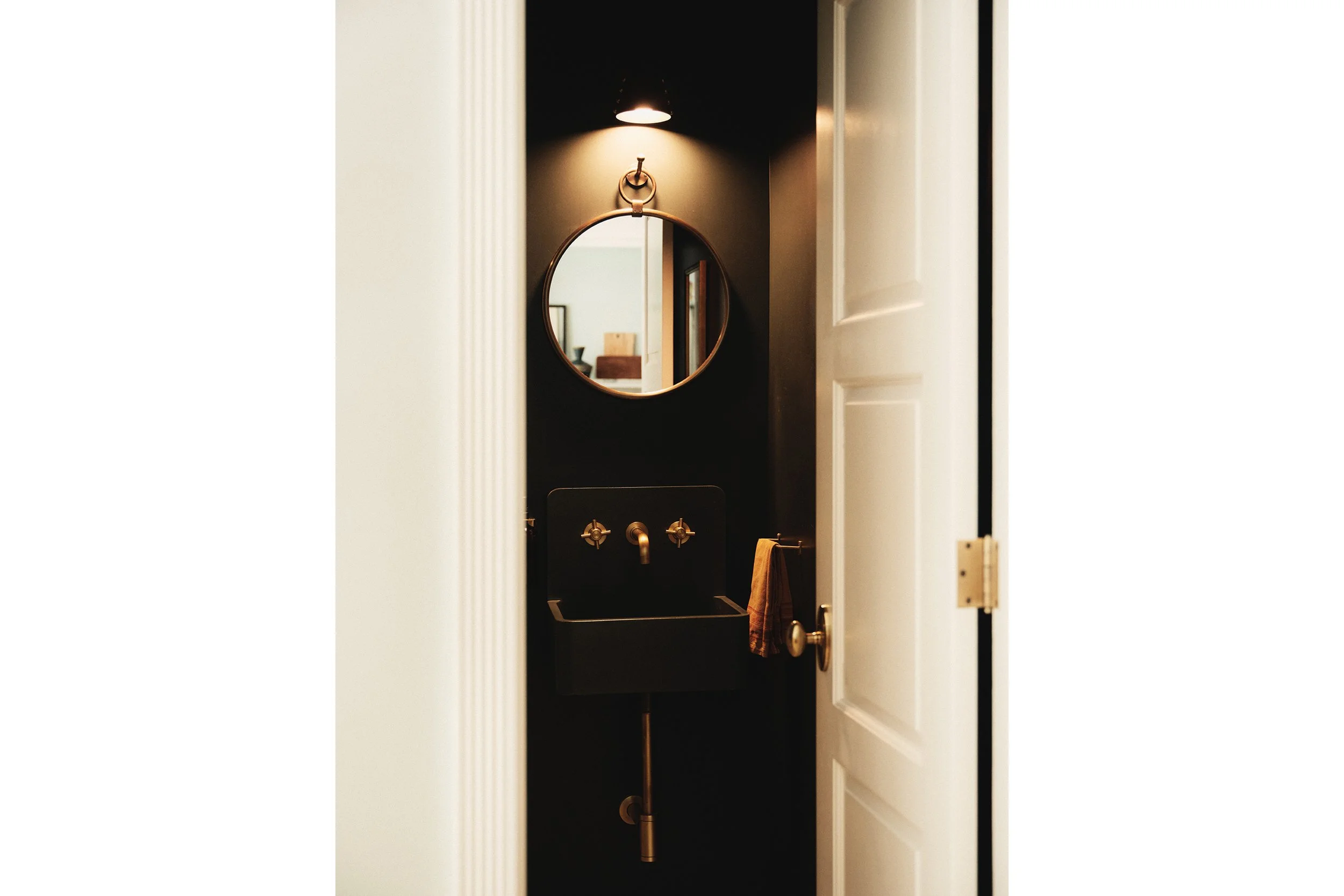 S8A_366_WEB_BATHROOM.jpg